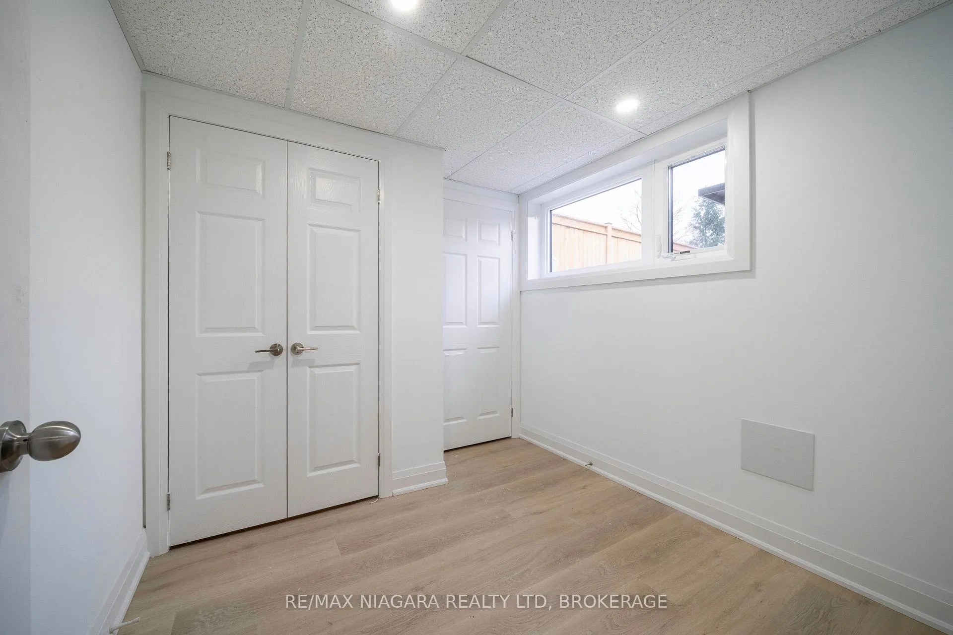 Photo 35 of 33 West Farmington Drive, St. Catharines, Grapeview — HOMEH
