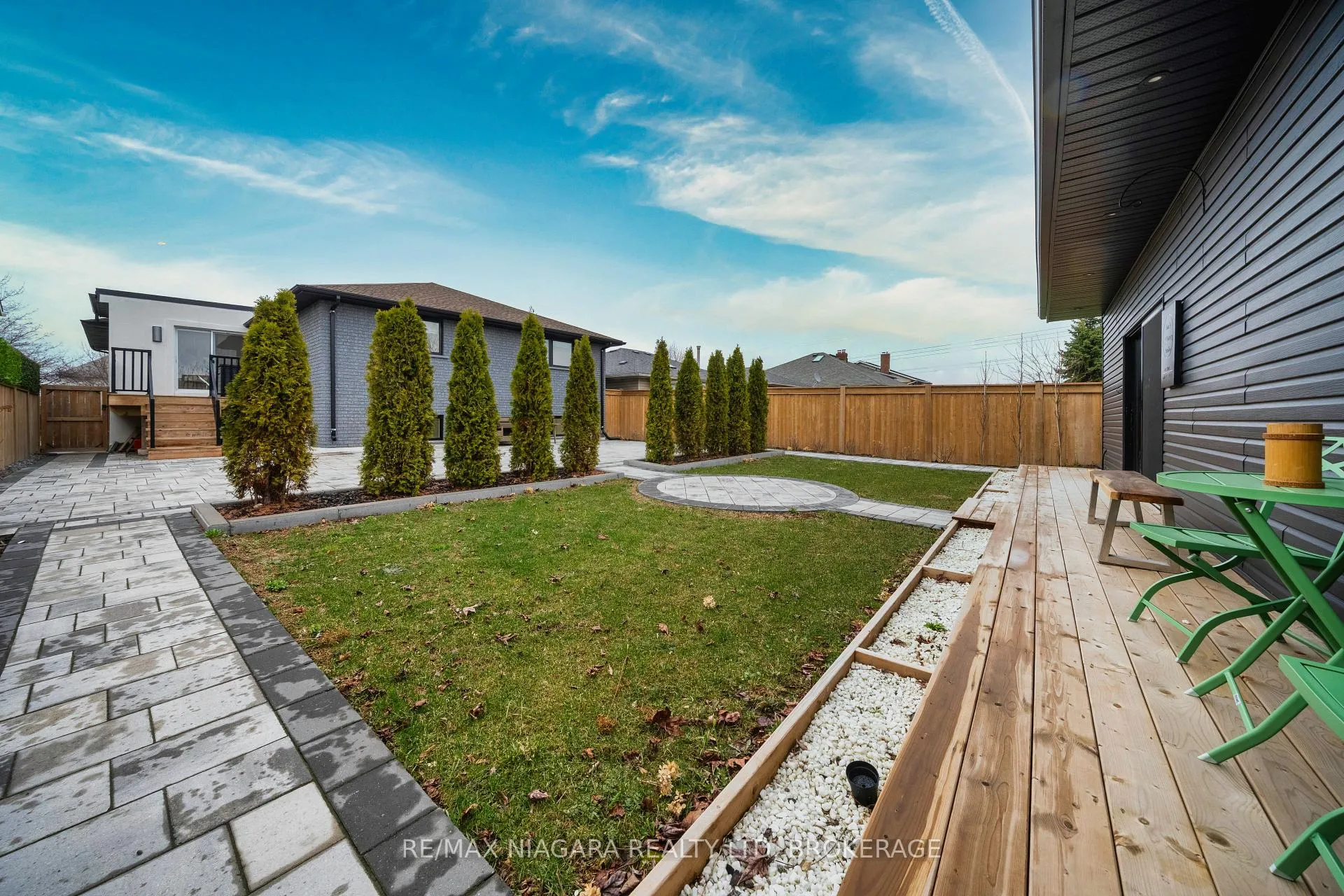 Photo 38 of 33 West Farmington Drive, St. Catharines, Grapeview — HOMEH