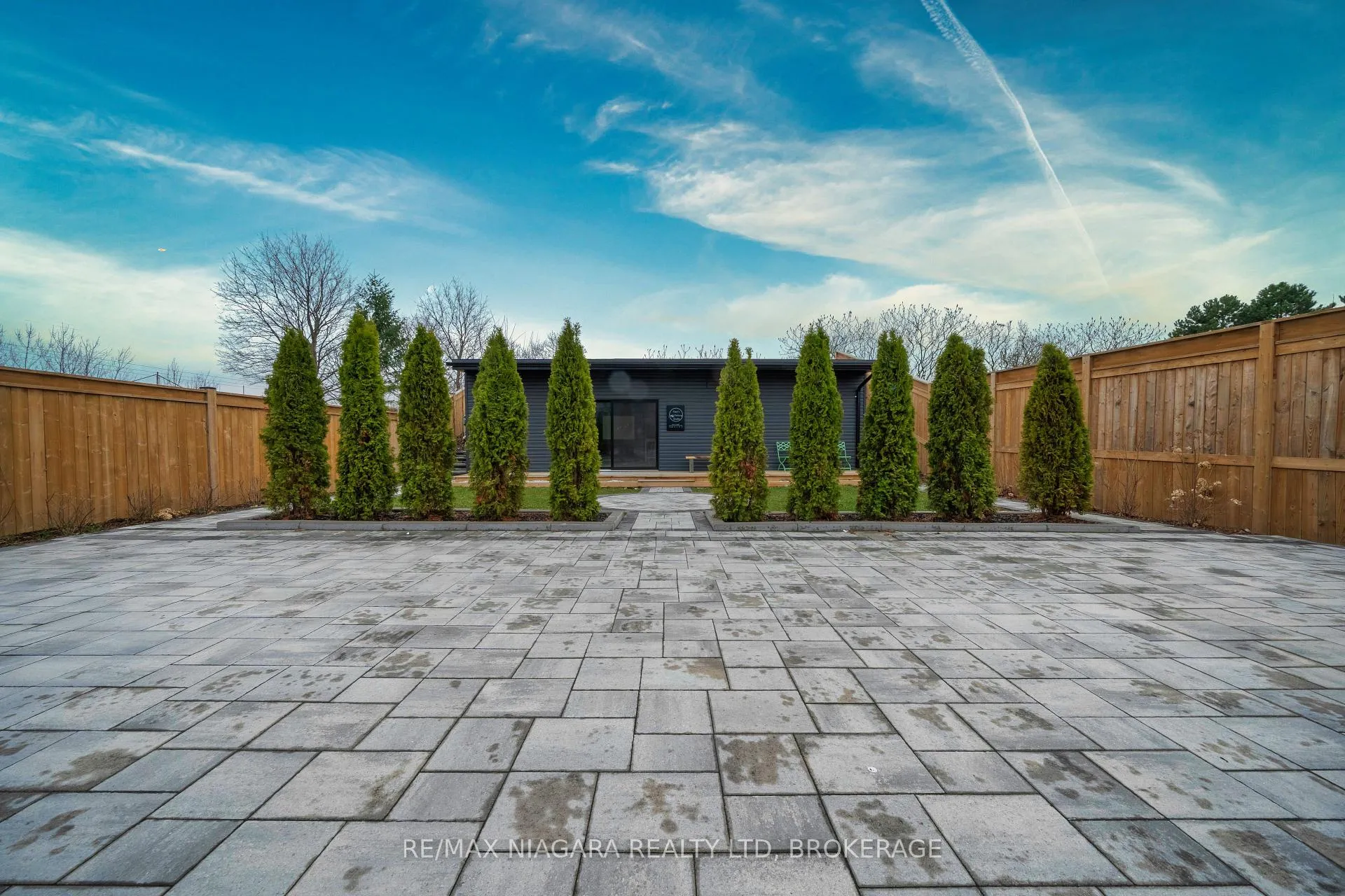Photo 39 of 33 West Farmington Drive, St. Catharines, Grapeview — HOMEH