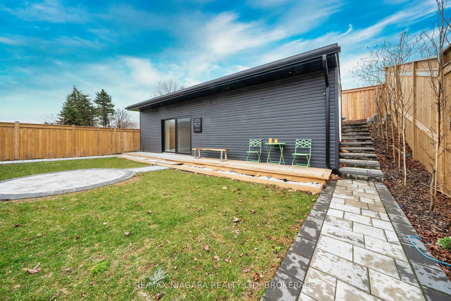 Photo 40 of 33 West Farmington Drive, St. Catharines, Grapeview — HOMEH