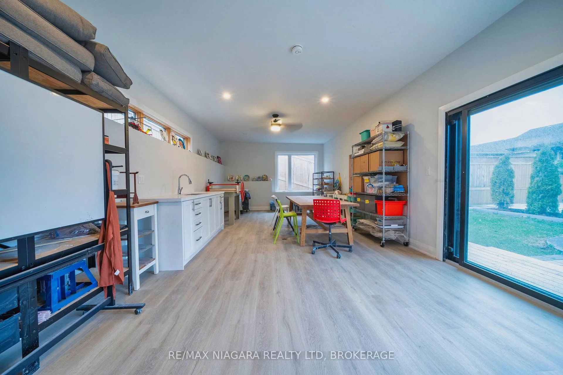 Photo 41 of 33 West Farmington Drive, St. Catharines, Grapeview — HOMEH