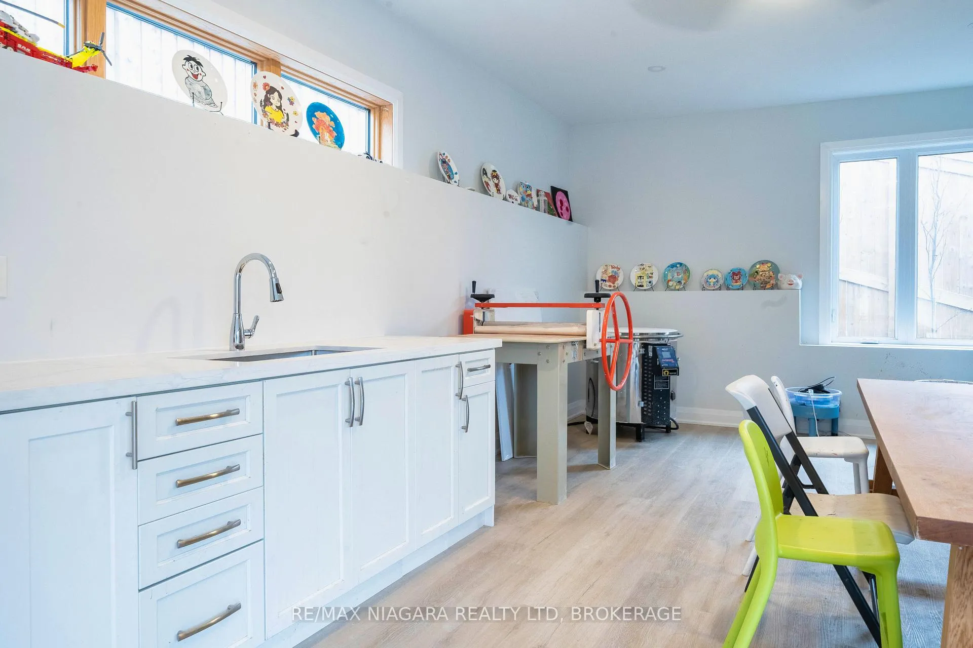 Photo 44 of 33 West Farmington Drive, St. Catharines, Grapeview — HOMEH