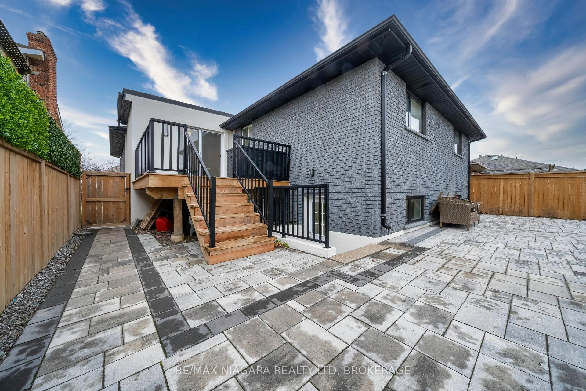 Photo 46 of 33 West Farmington Drive, St. Catharines, Grapeview — HOMEH