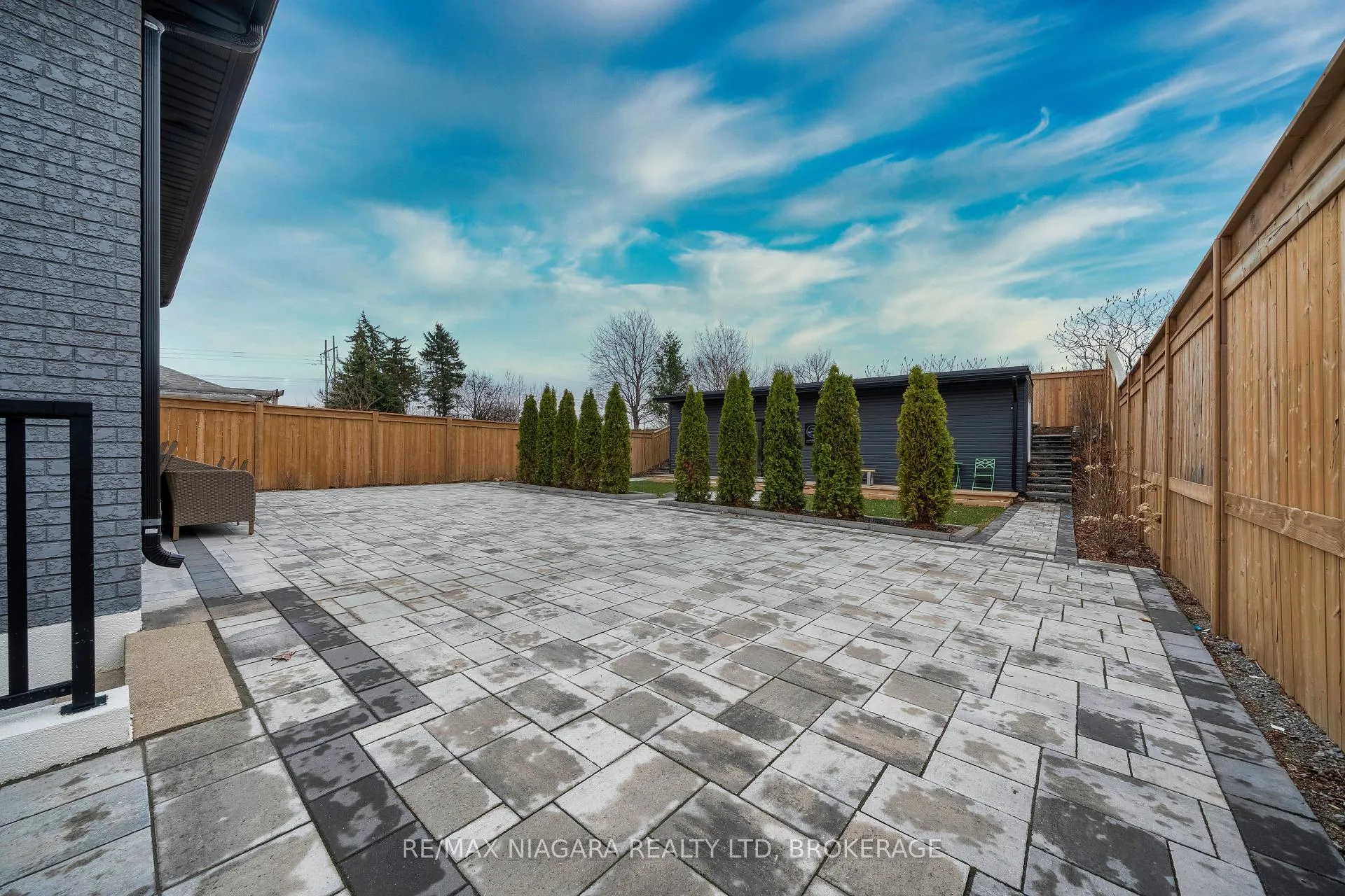 Photo 47 of 33 West Farmington Drive, St. Catharines, Grapeview — HOMEH