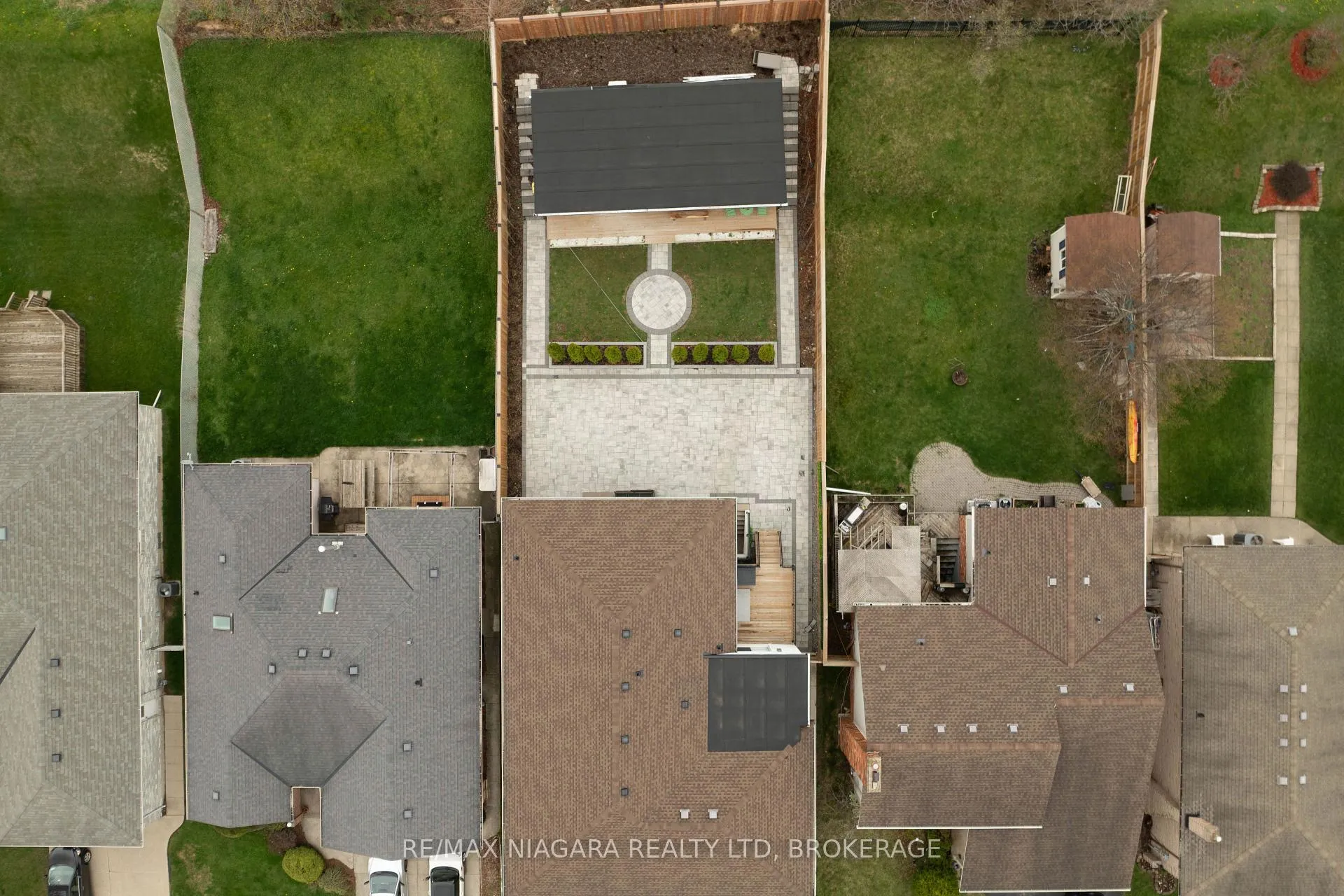 Photo 50 of 33 West Farmington Drive, St. Catharines, Grapeview — HOMEH