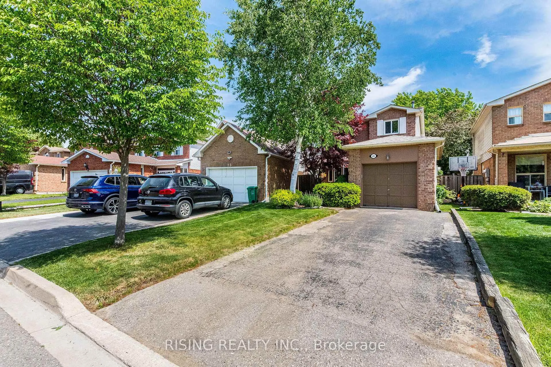 Photo 2 of 21 Driftwood Crescent, Brampton, Heart Lake East — HOMEH
