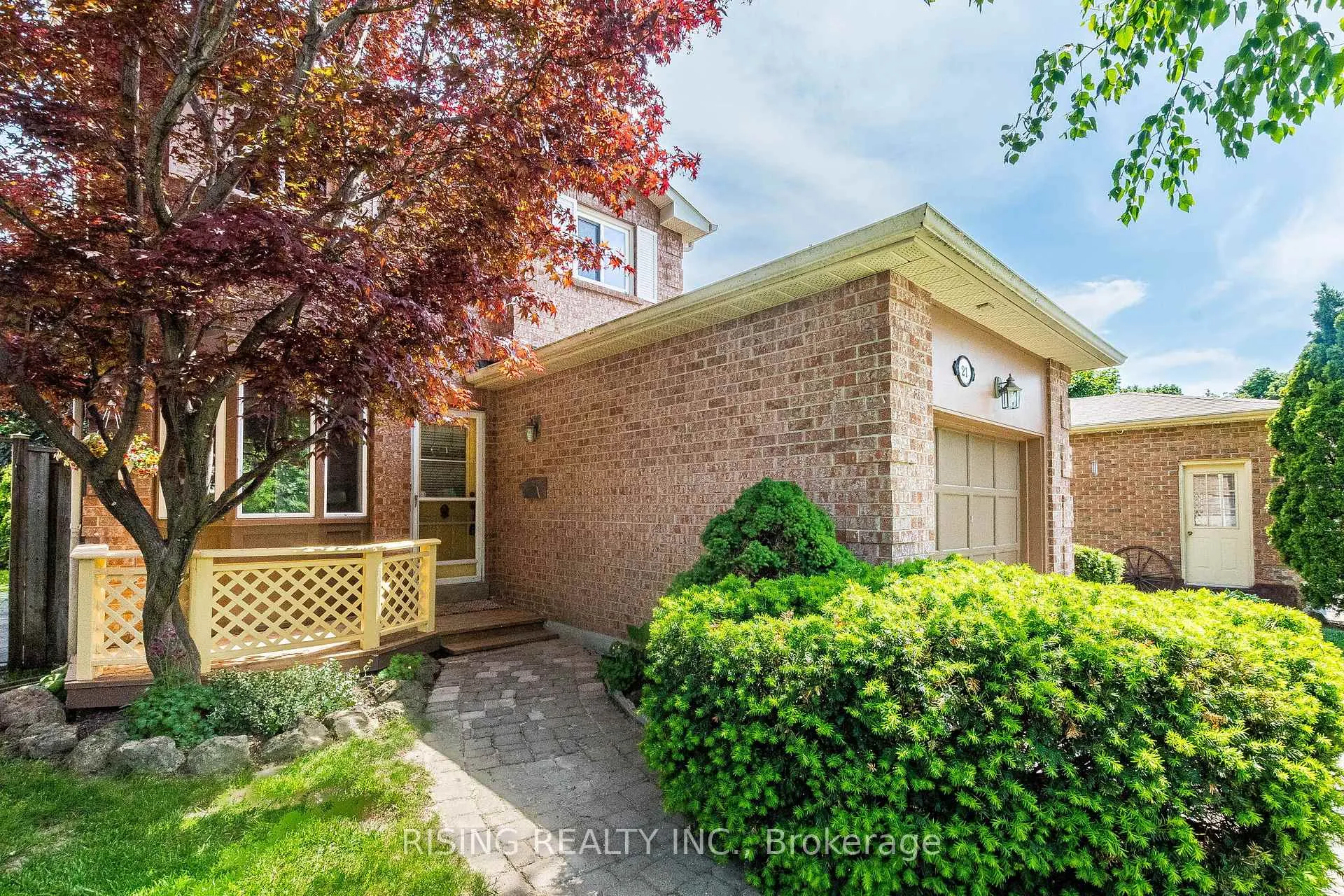 Photo 3 of 21 Driftwood Crescent, Brampton, Heart Lake East — HOMEH