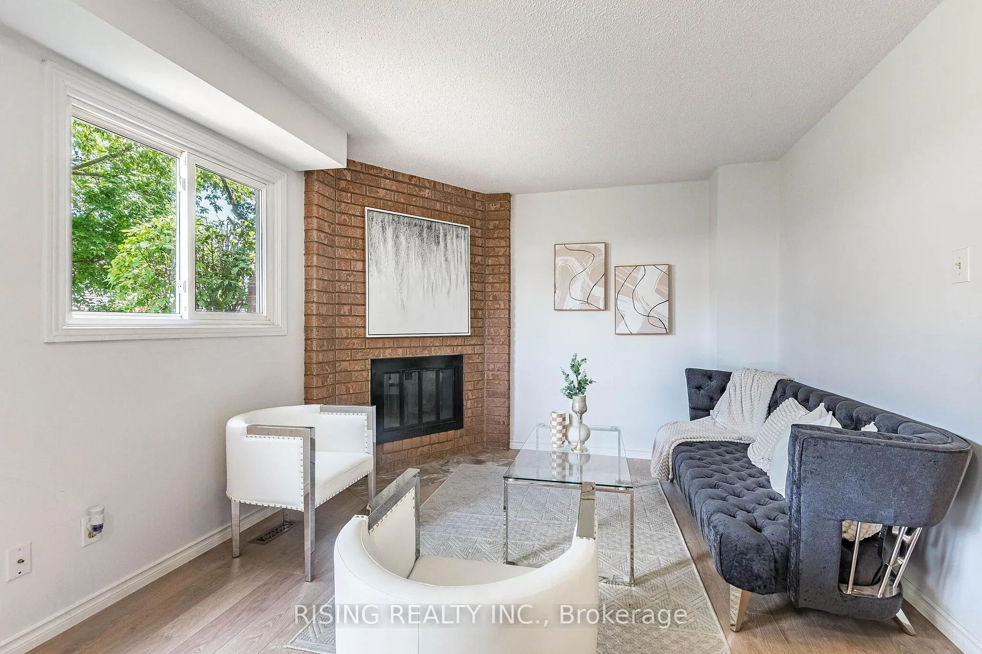 Photo 12 of 21 Driftwood Crescent, Brampton, Heart Lake East — HOMEH