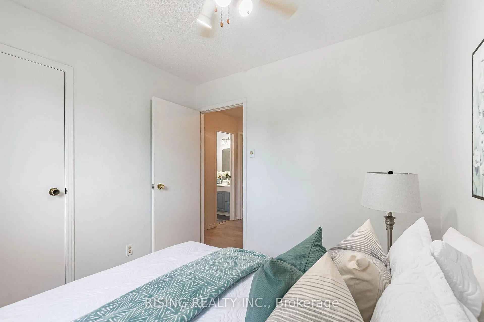 Photo 25 of 21 Driftwood Crescent, Brampton, Heart Lake East — HOMEH