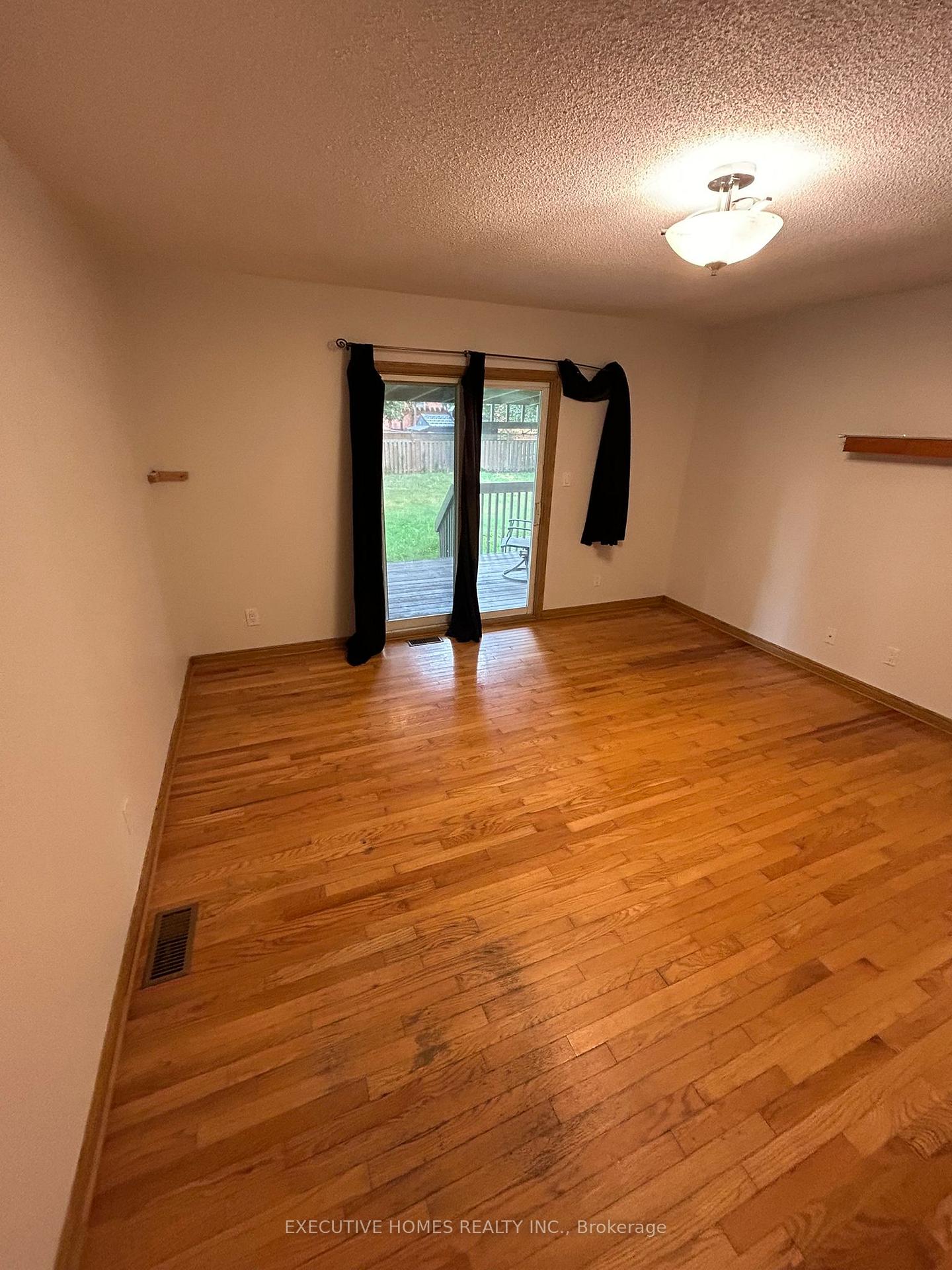 Photo 11 of 47 Erindale Drive, Erin — HOMEH
