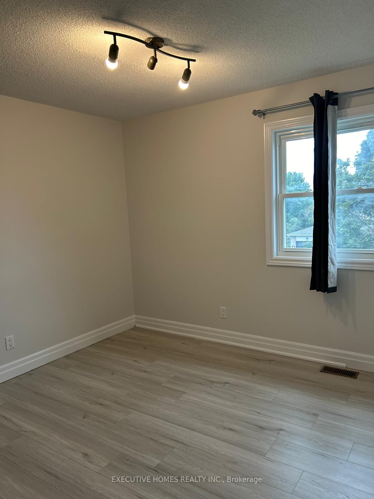 Photo 16 of 47 Erindale Drive, Erin — HOMEH