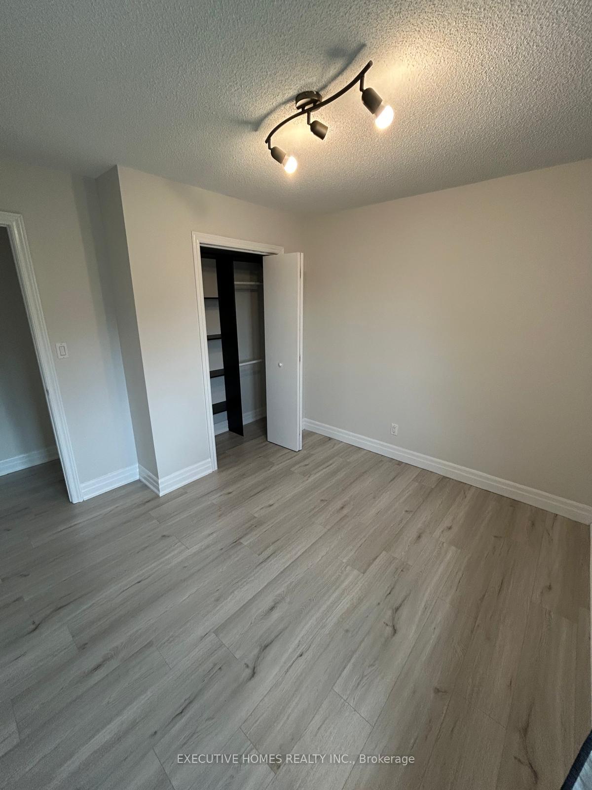Photo 20 of 47 Erindale Drive, Erin — HOMEH