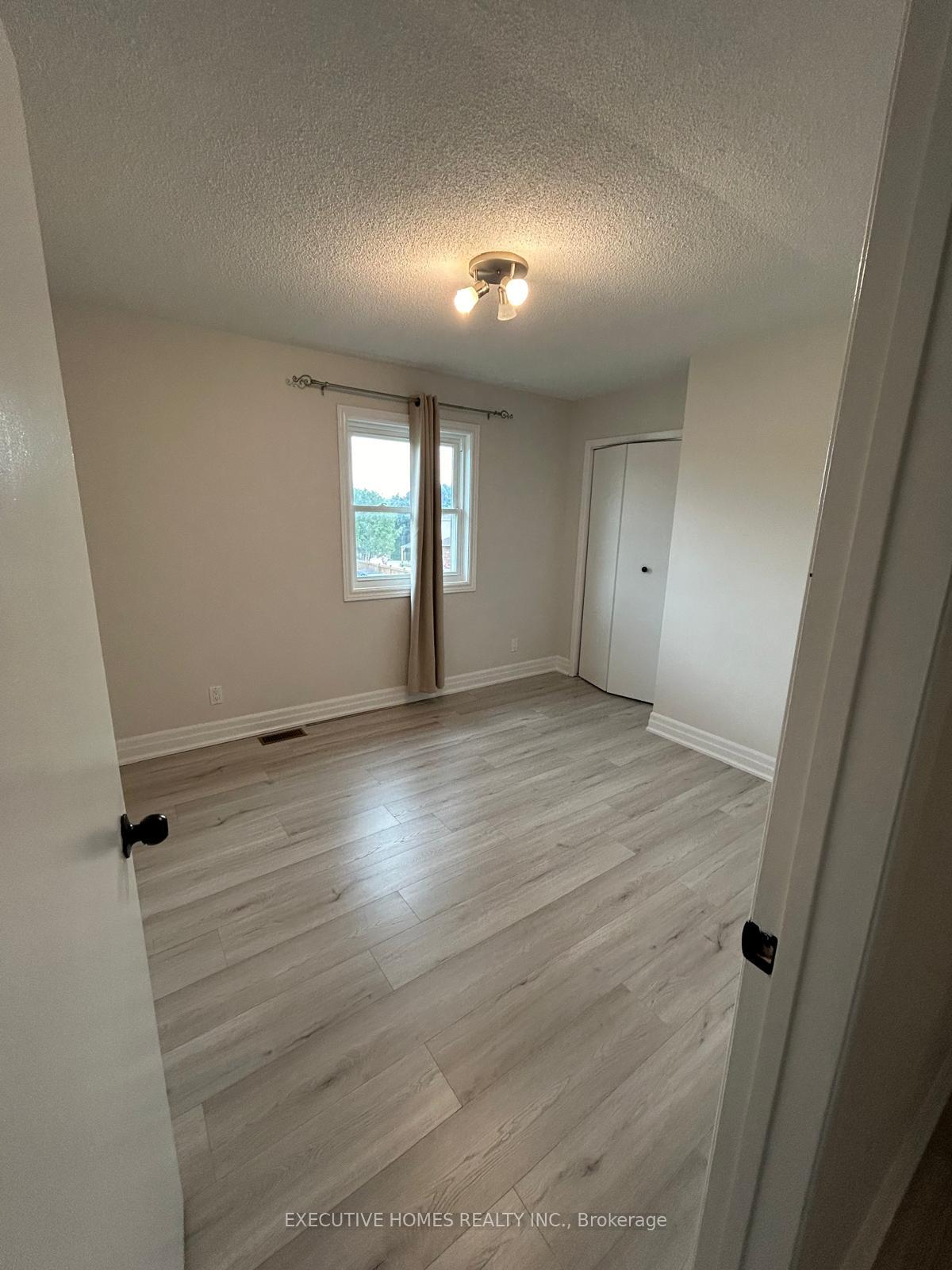 Photo 24 of 47 Erindale Drive, Erin — HOMEH
