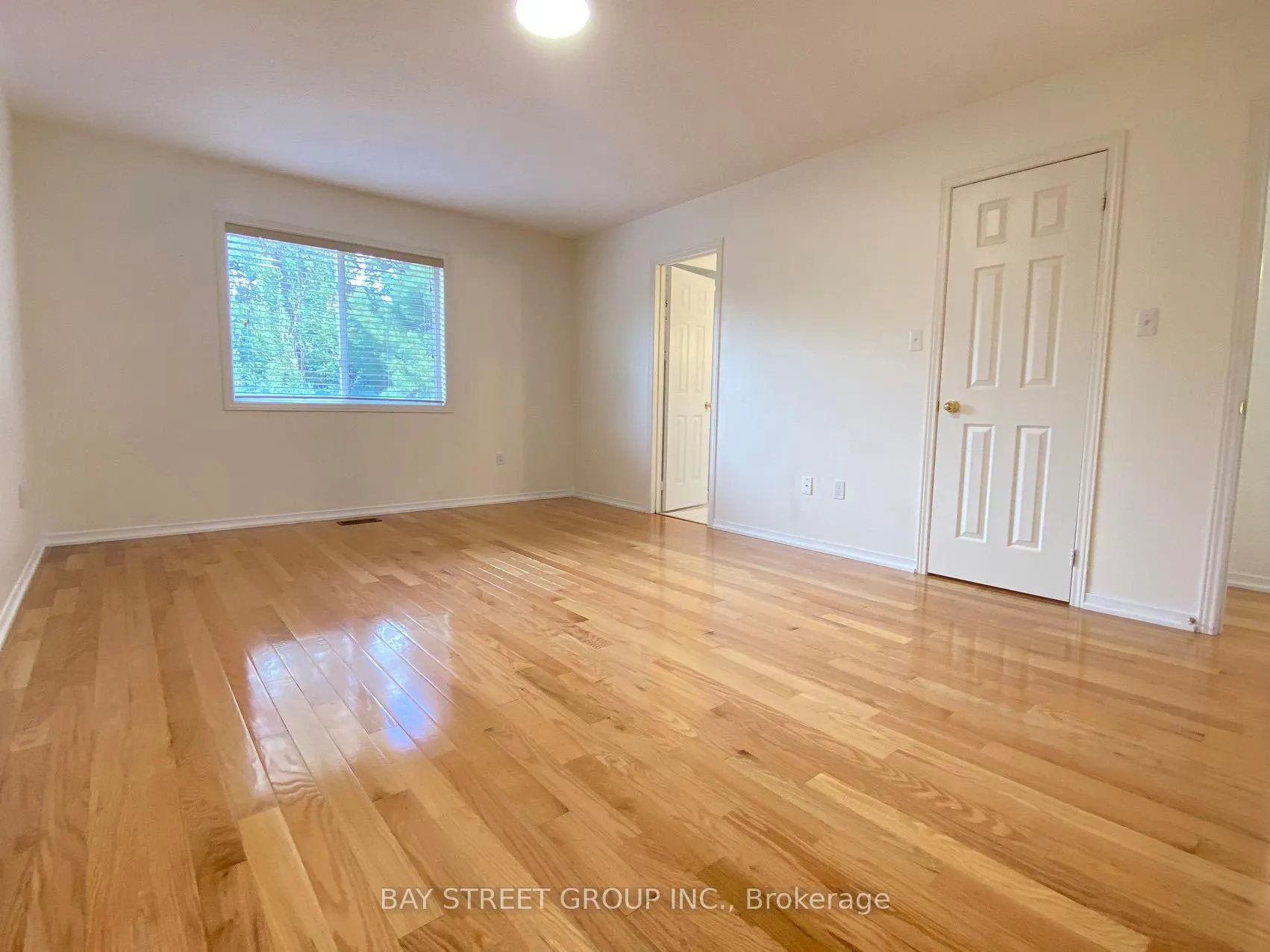 Photo 12 of 39 Levellands Crescent, Richmond Hill, Langstaff — HOMEH