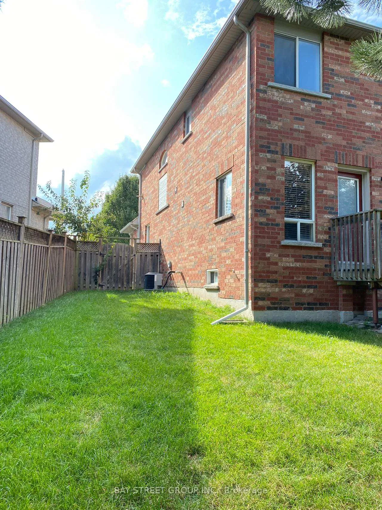 Photo 27 of 39 Levellands Crescent, Richmond Hill, Langstaff — HOMEH