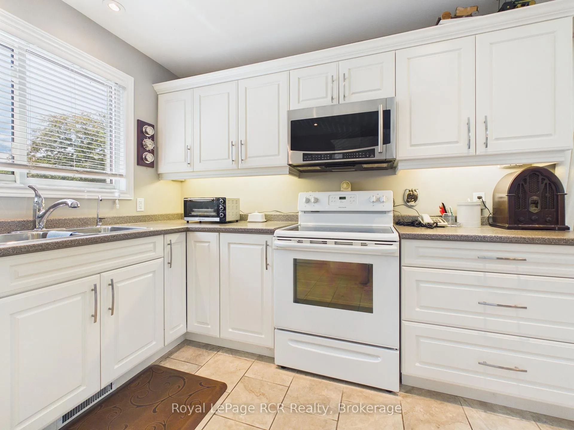 Photo 6 of 1735 6th Avenue E, Owen Sound — HOMEH