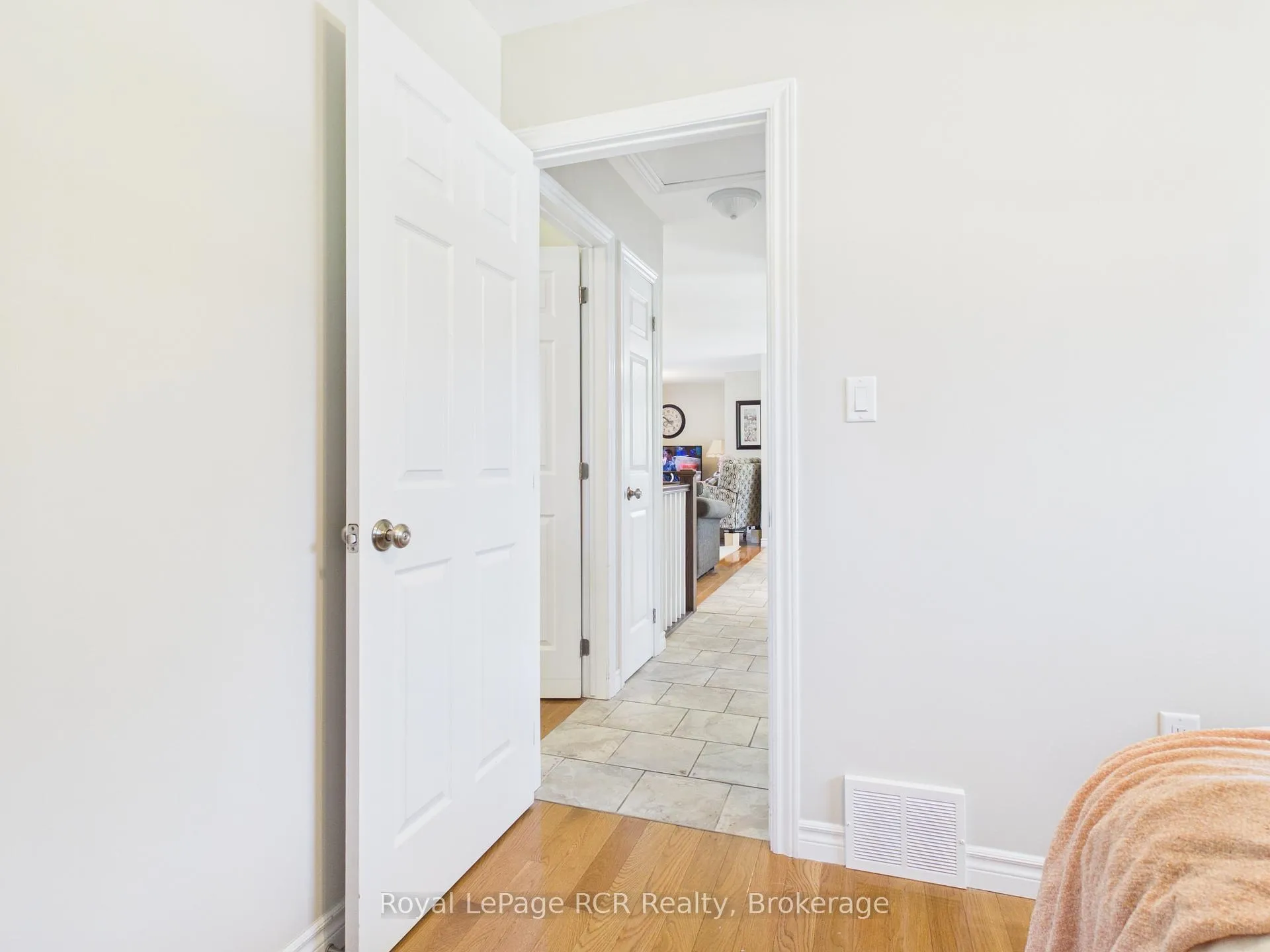 Photo 11 of 1735 6th Avenue E, Owen Sound — HOMEH