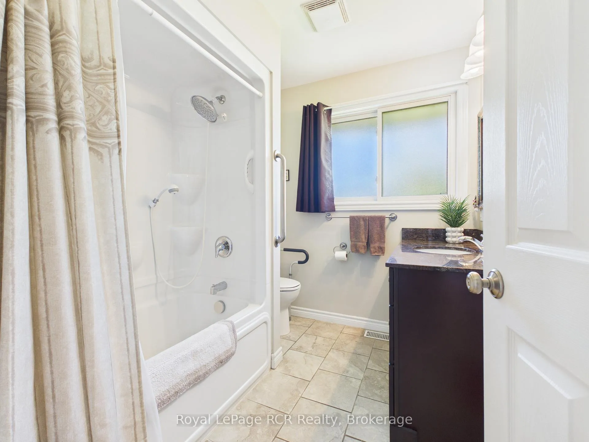 Photo 18 of 1735 6th Avenue E, Owen Sound — HOMEH