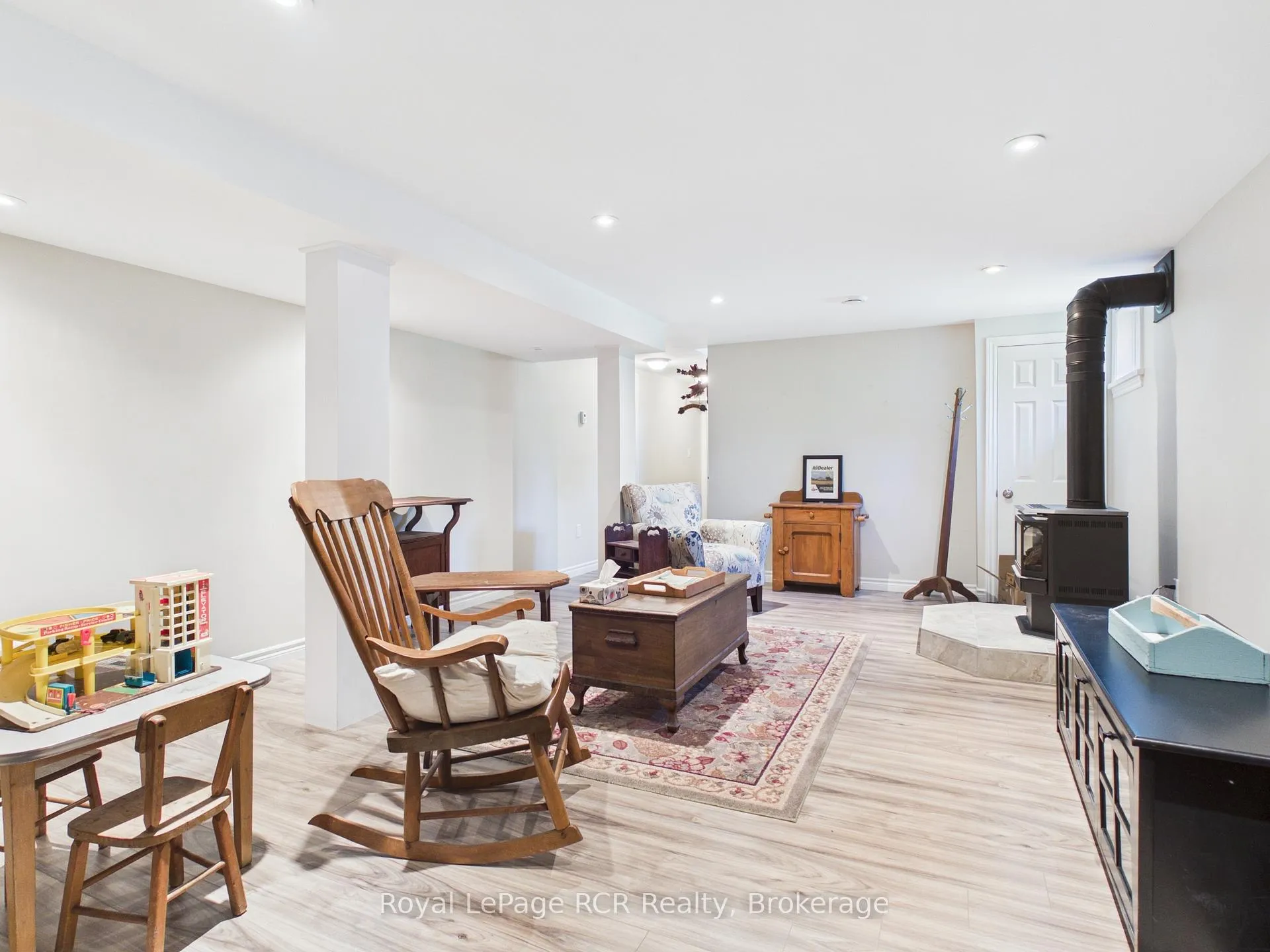 Photo 24 of 1735 6th Avenue E, Owen Sound — HOMEH