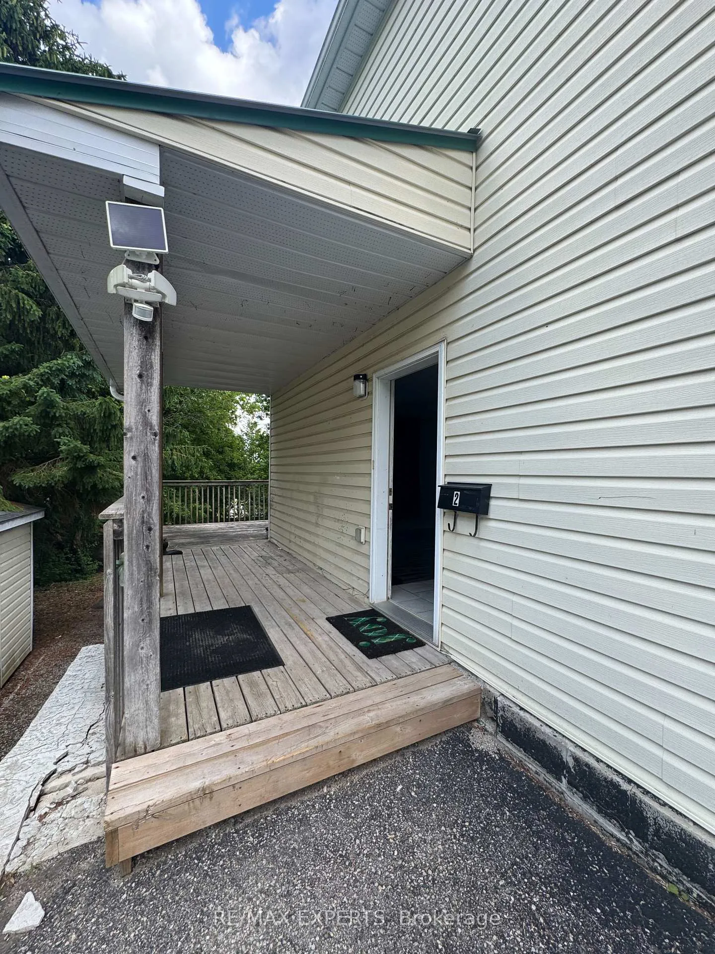Photo 2 of Unit Unit B, 630 Dominion Avenue, Midland — HOMEH