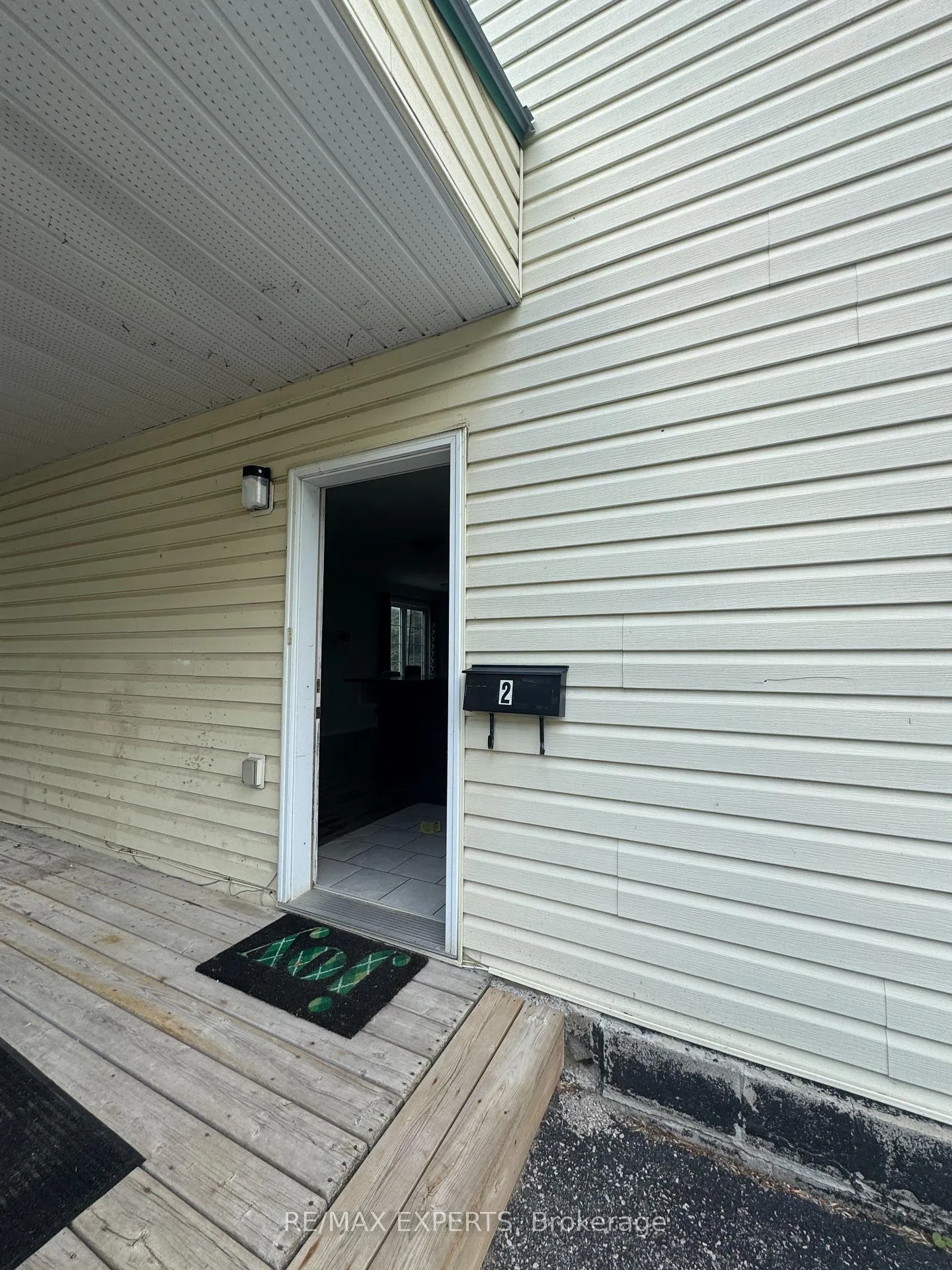 Photo 3 of Unit Unit B, 630 Dominion Avenue, Midland — HOMEH
