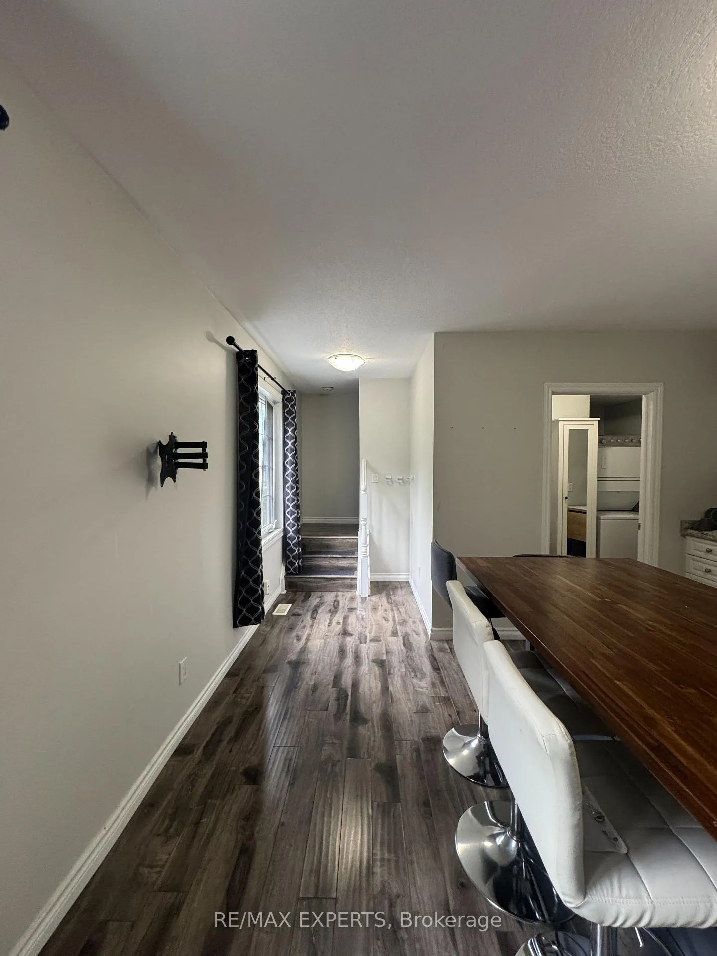 Photo 4 of Unit Unit B, 630 Dominion Avenue, Midland — HOMEH