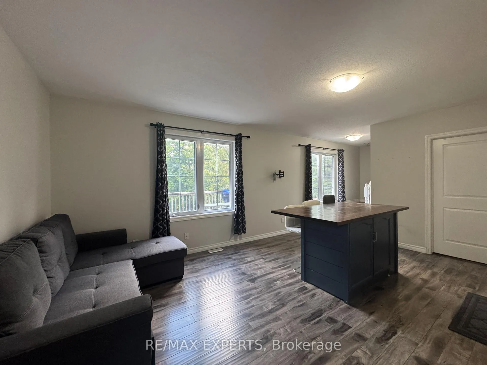 Photo 5 of Unit Unit B, 630 Dominion Avenue, Midland — HOMEH