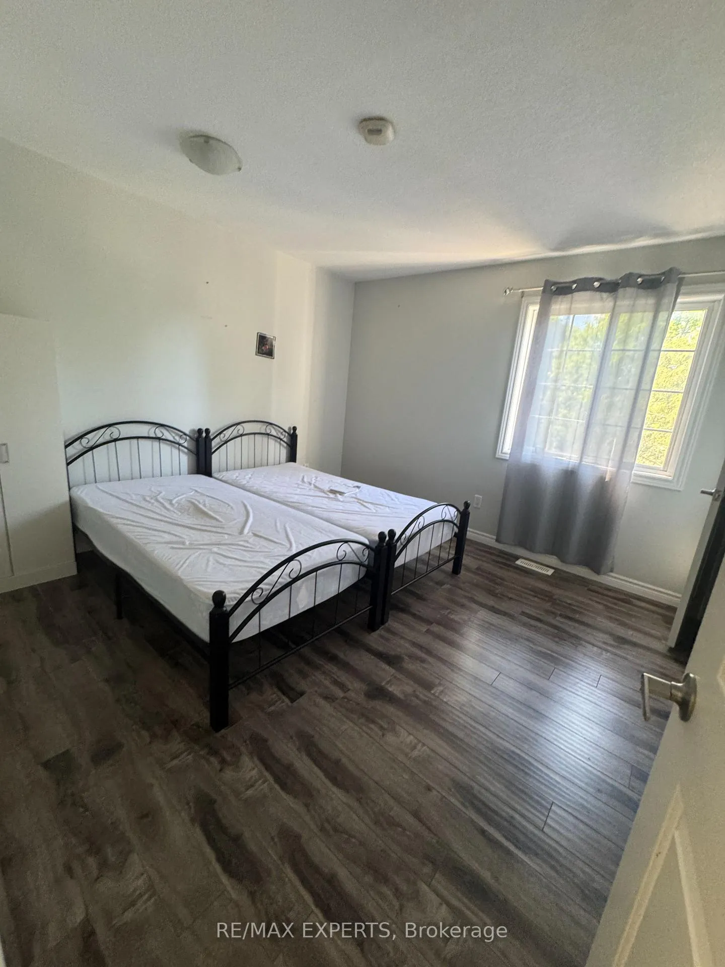 Photo 6 of Unit Unit B, 630 Dominion Avenue, Midland — HOMEH