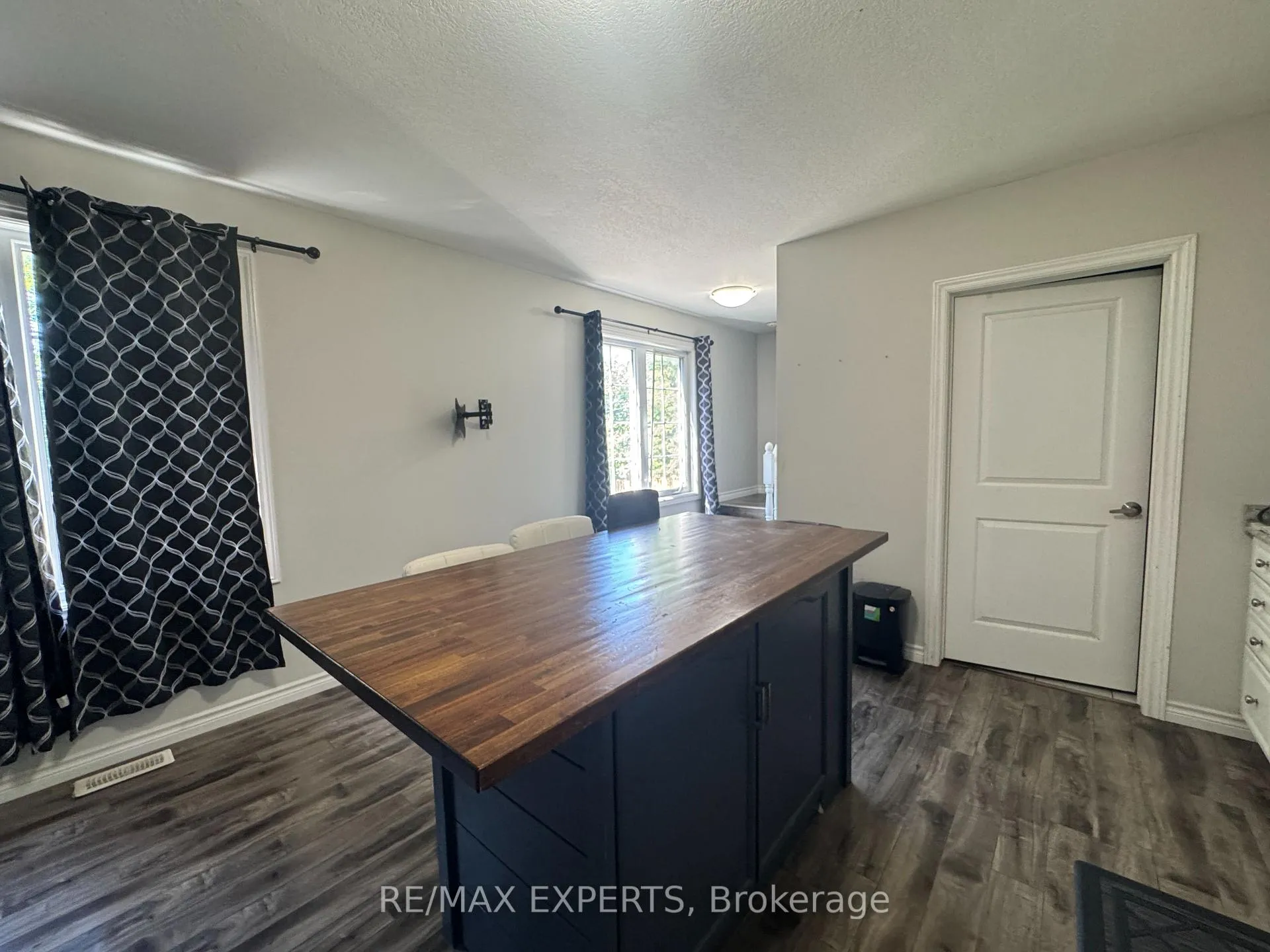 Photo 8 of Unit Unit B, 630 Dominion Avenue, Midland — HOMEH