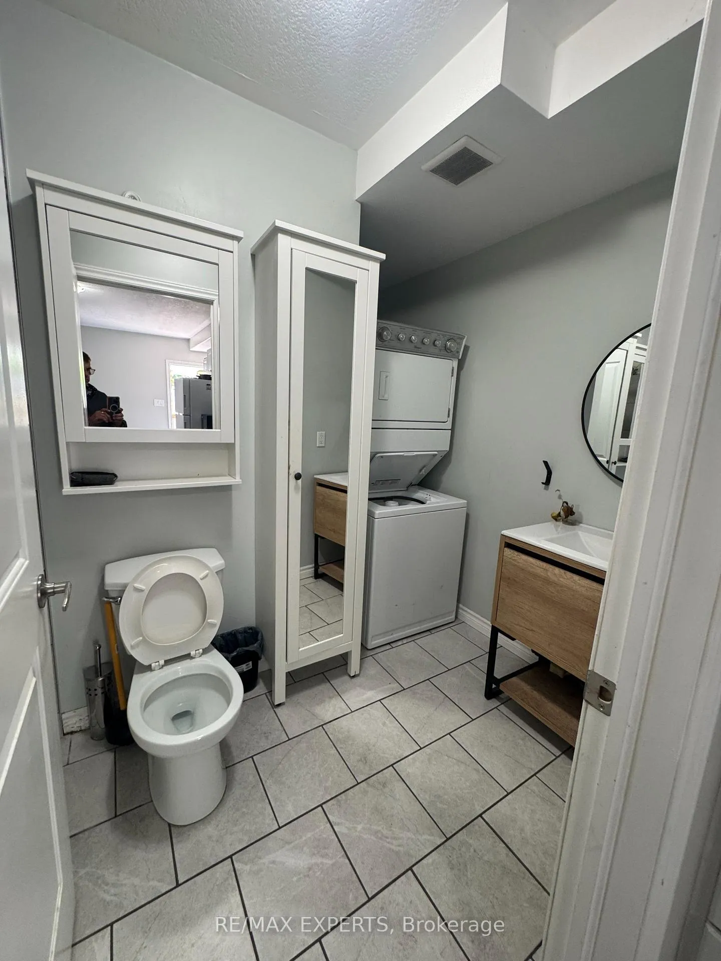 Photo 9 of Unit Unit B, 630 Dominion Avenue, Midland — HOMEH