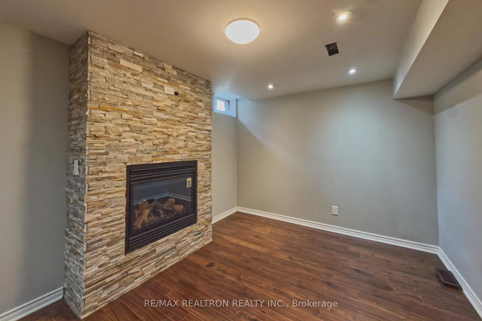 Photo 11 of Unit (BASEMENT), 125 Decourcy-Ireland Circle, Ajax, Northeast Ajax — HOMEH