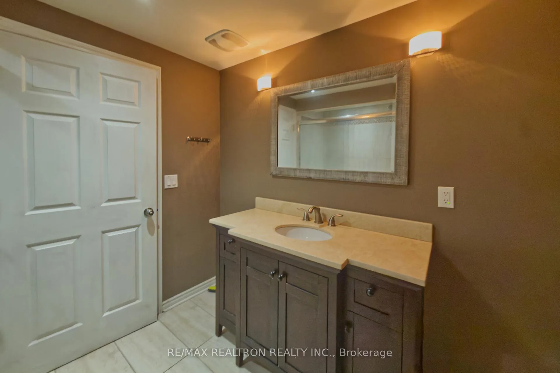 Photo 12 of Unit (BASEMENT), 125 Decourcy-Ireland Circle, Ajax, Northeast Ajax — HOMEH