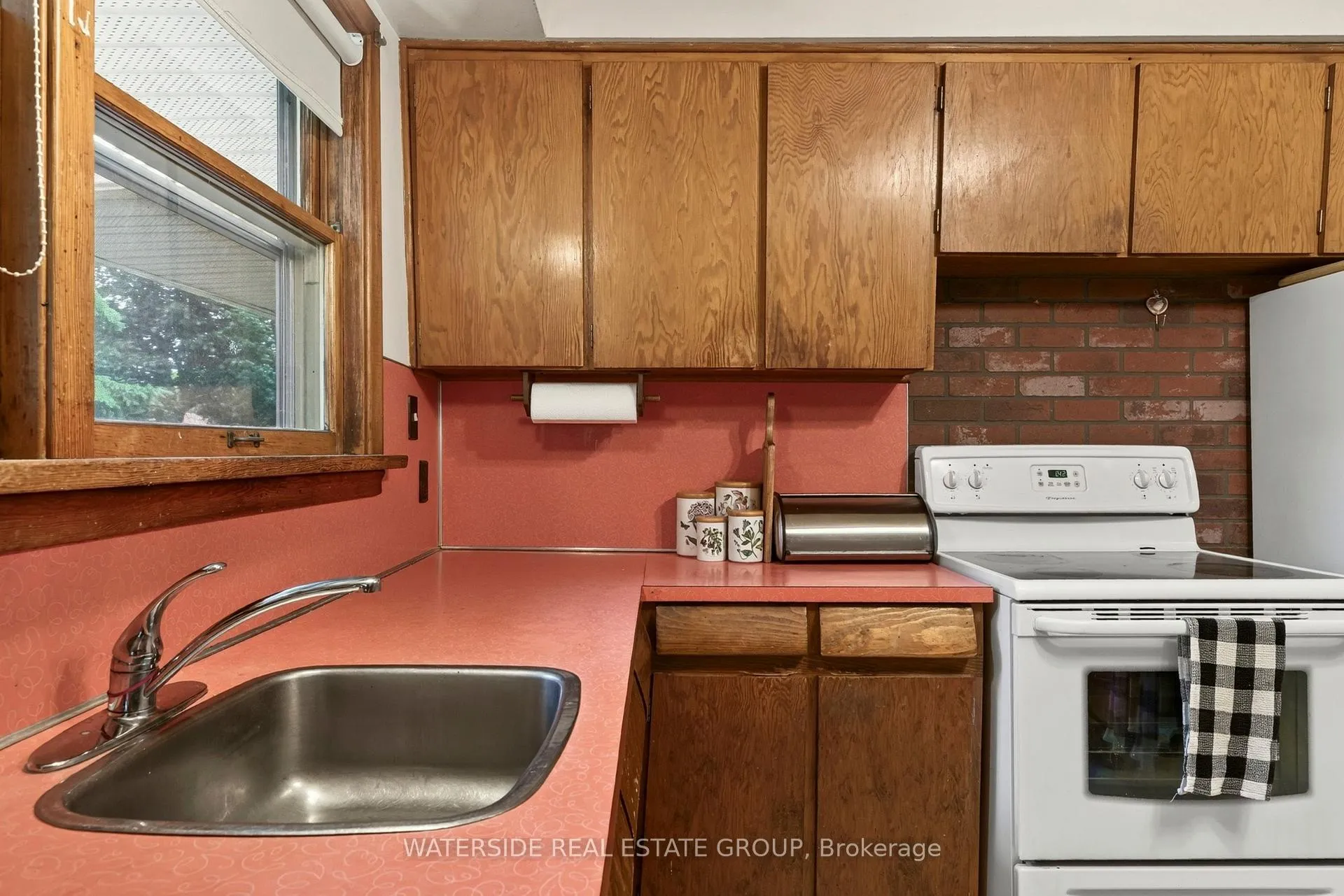 Photo 10 of 184 West 33 Street, Hamilton, Westcliffe — HOMEH