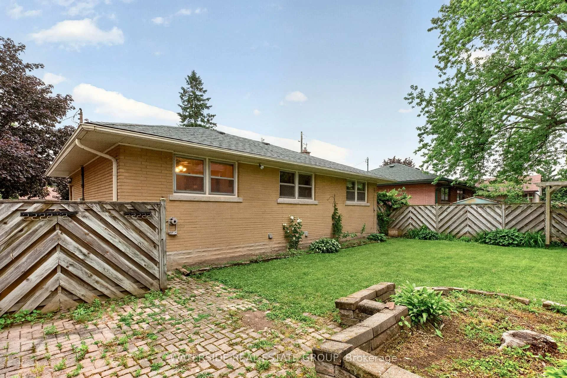 Photo 20 of 184 West 33 Street, Hamilton, Westcliffe — HOMEH