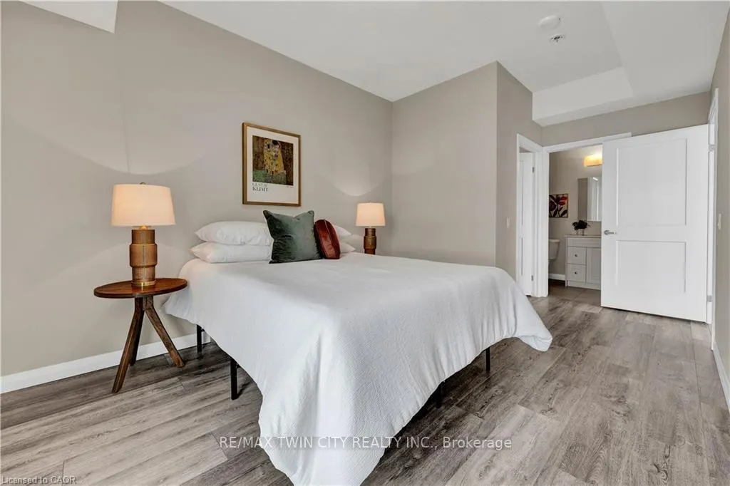 Photo 9 of Unit 2705, 60 Charles Street, Kitchener, City Commercial Core — HOMEH