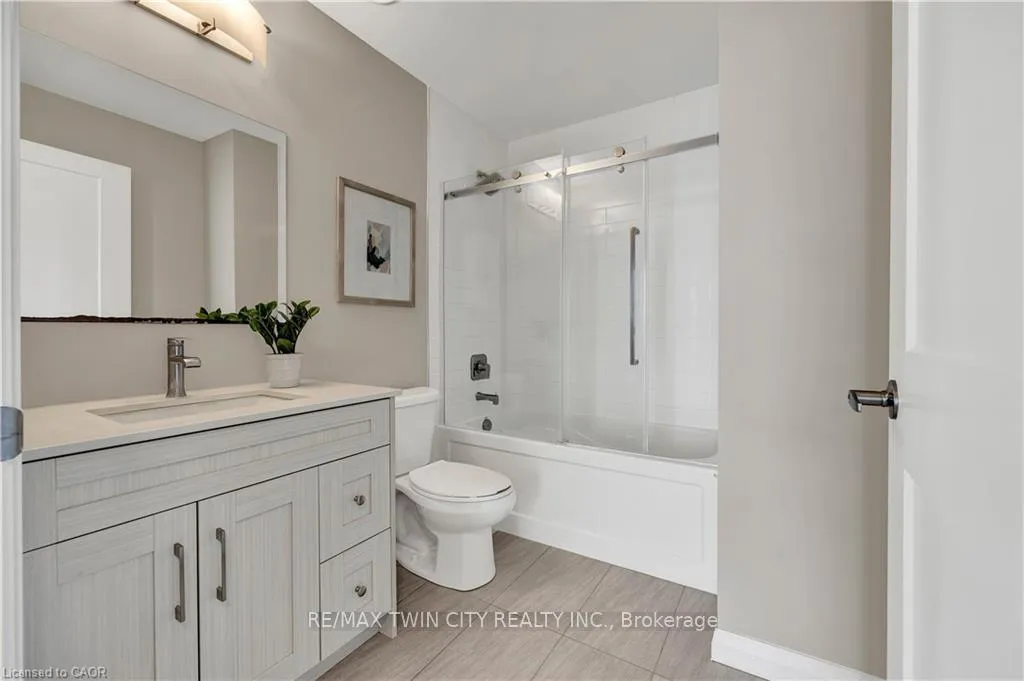Photo 10 of Unit 2705, 60 Charles Street, Kitchener, City Commercial Core — HOMEH