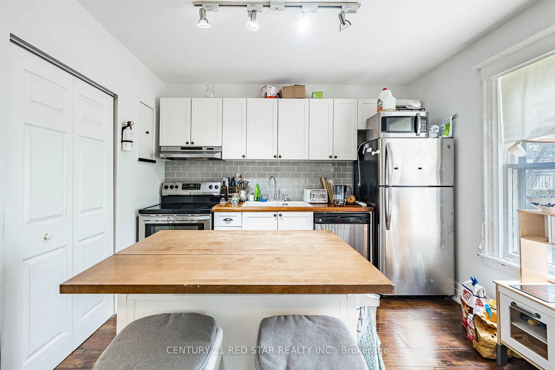 Photo 11 of Unit Upper, 144 Bold Street, Hamilton, Durand — HOMEH