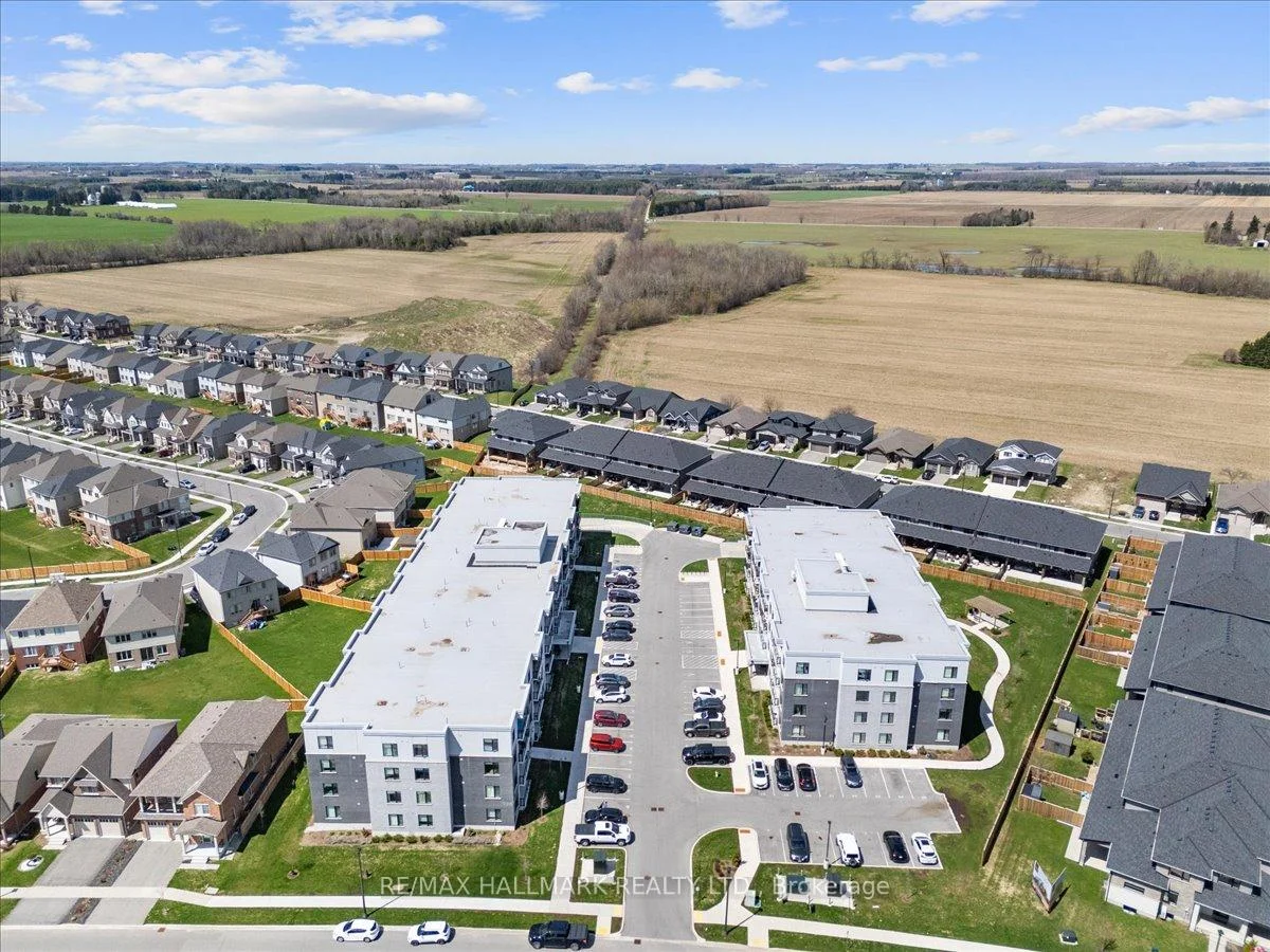 Photo 12 of Unit 412, 99B Farley Road, Centre Wellington, Fergus — HOMEH