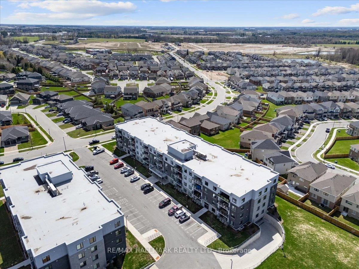 Photo 15 of Unit 412, 99B Farley Road, Centre Wellington, Fergus — HOMEH