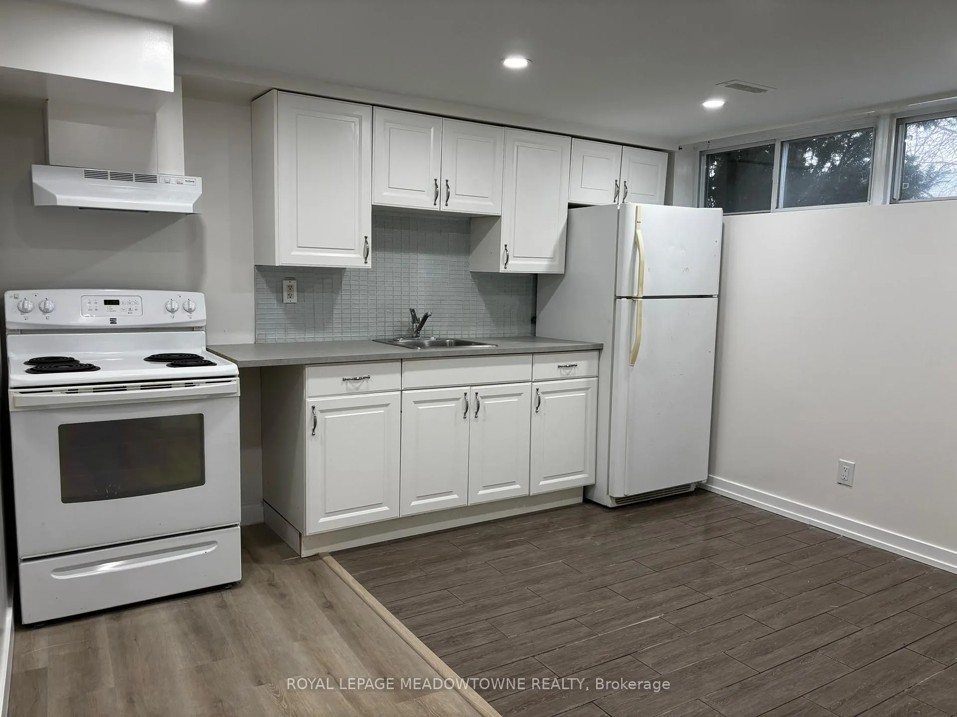 Photo 5 of Unit Basement B, 736 Sunnypoint Drive, Newmarket, Huron Heights-Leslie Valley — HOMEH