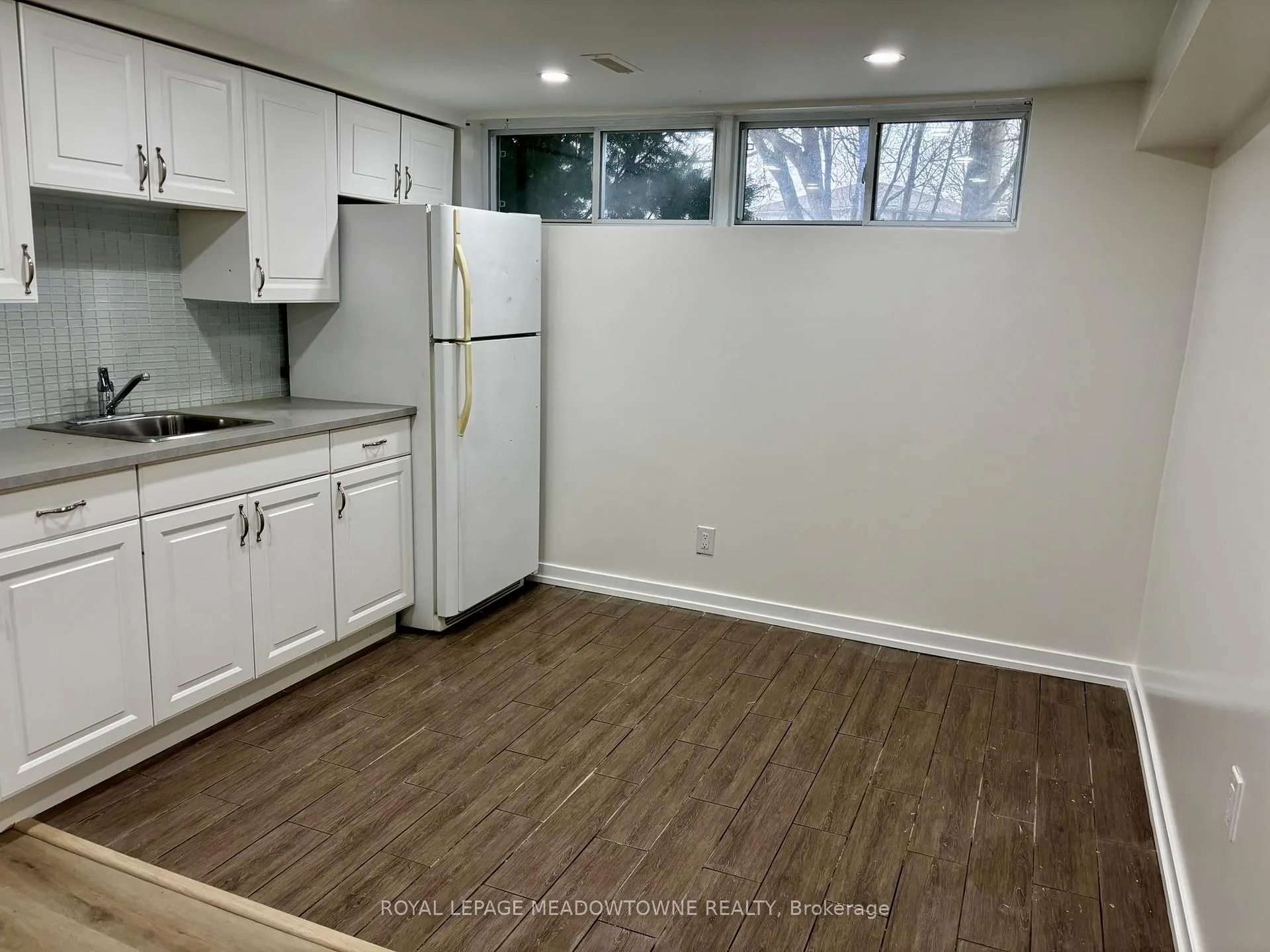 Photo 6 of Unit Basement B, 736 Sunnypoint Drive, Newmarket, Huron Heights-Leslie Valley — HOMEH