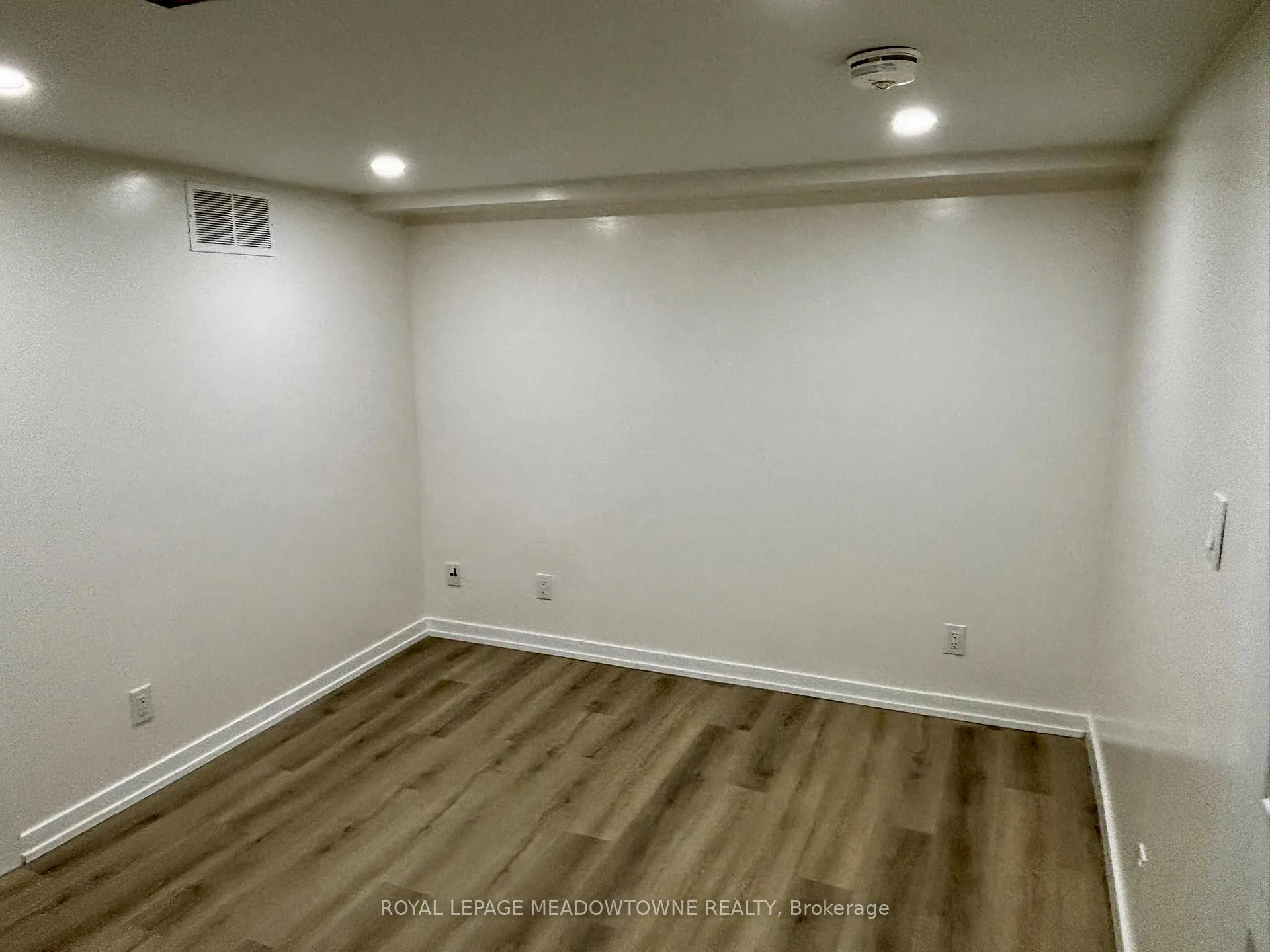 Photo 9 of Unit Basement B, 736 Sunnypoint Drive, Newmarket, Huron Heights-Leslie Valley — HOMEH