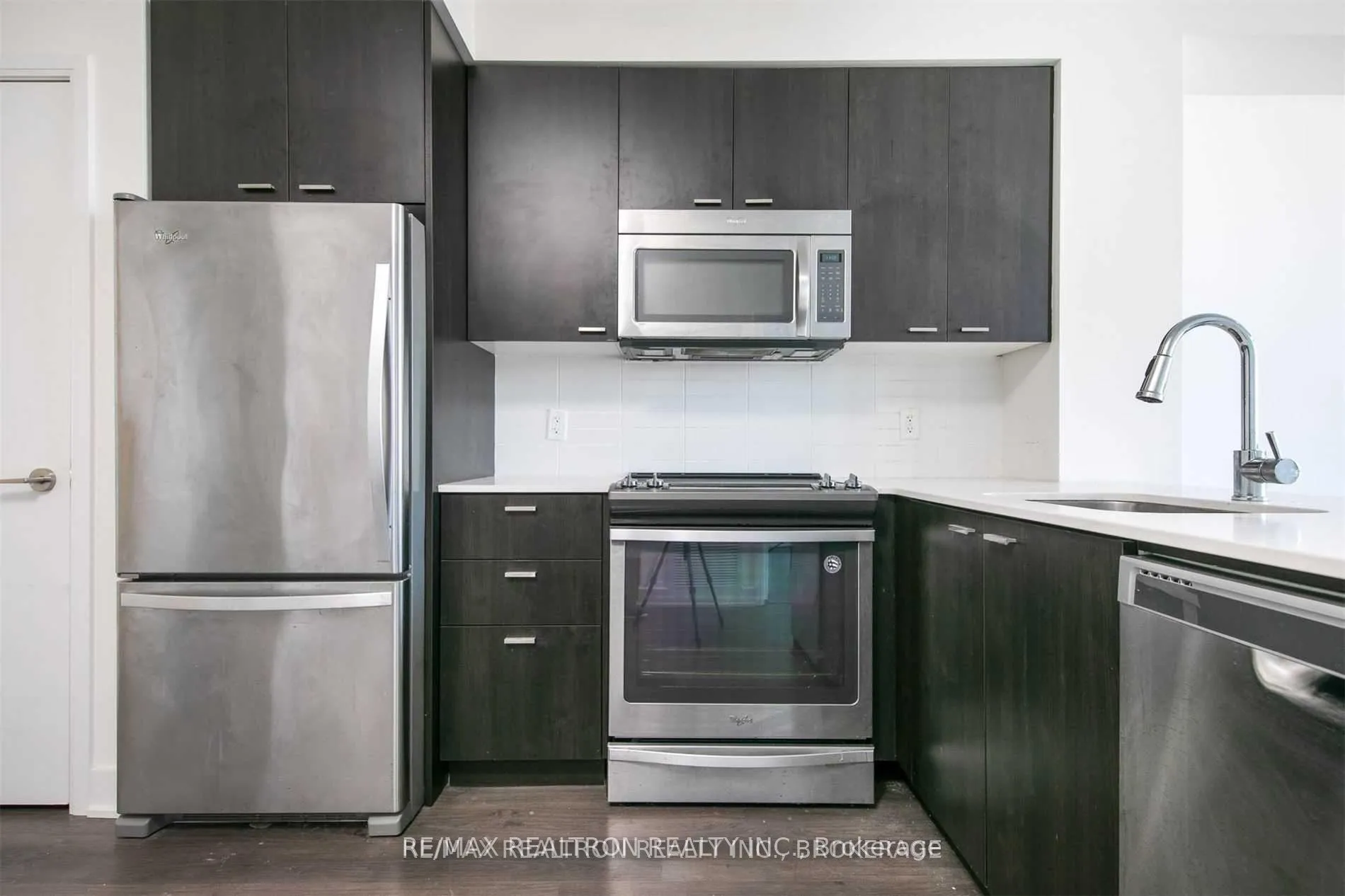Photo 7 of Unit 1606, 30 Roehampton Avenue, Toronto, Mount Pleasant West — HOMEH