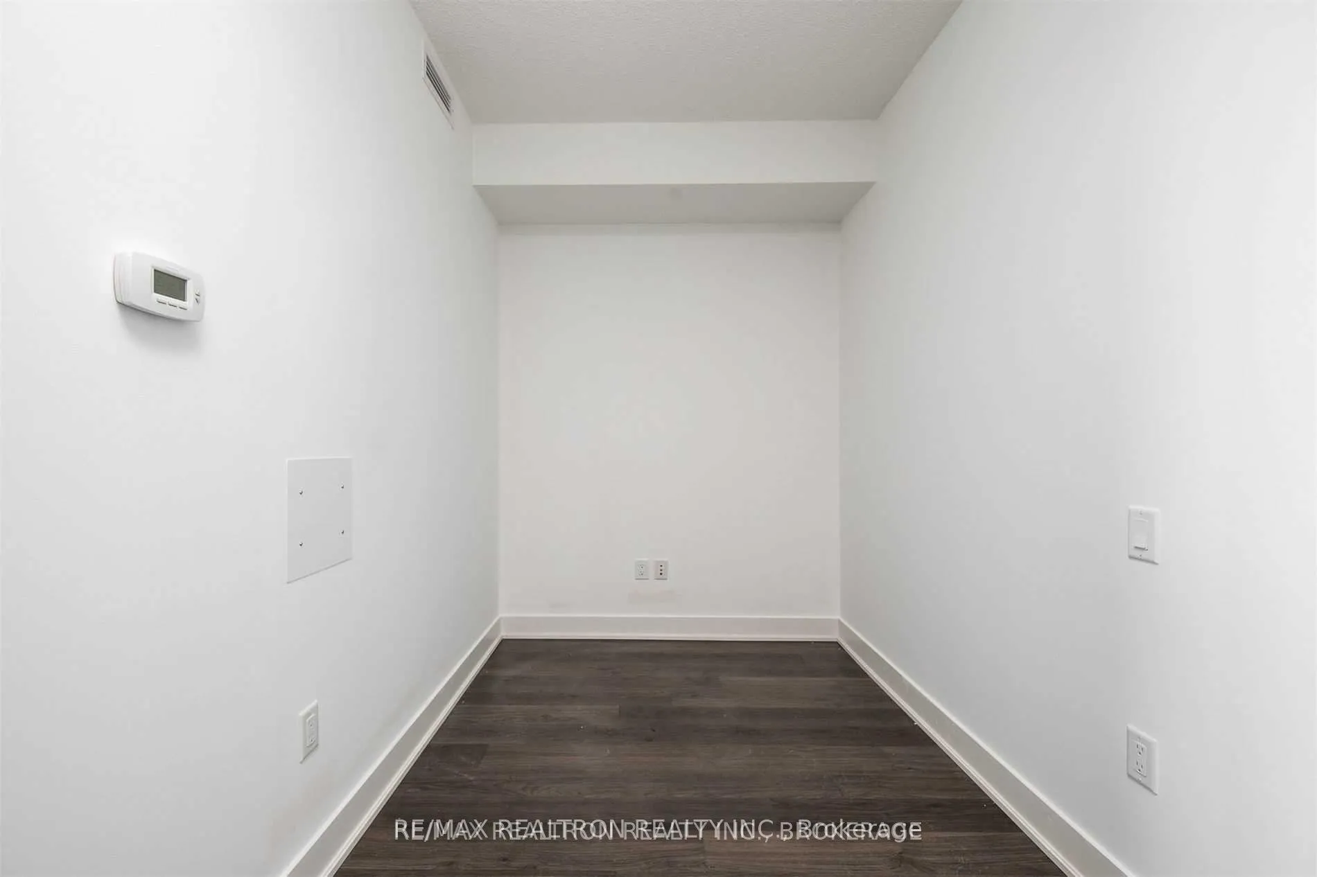 Photo 8 of Unit 1606, 30 Roehampton Avenue, Toronto, Mount Pleasant West — HOMEH