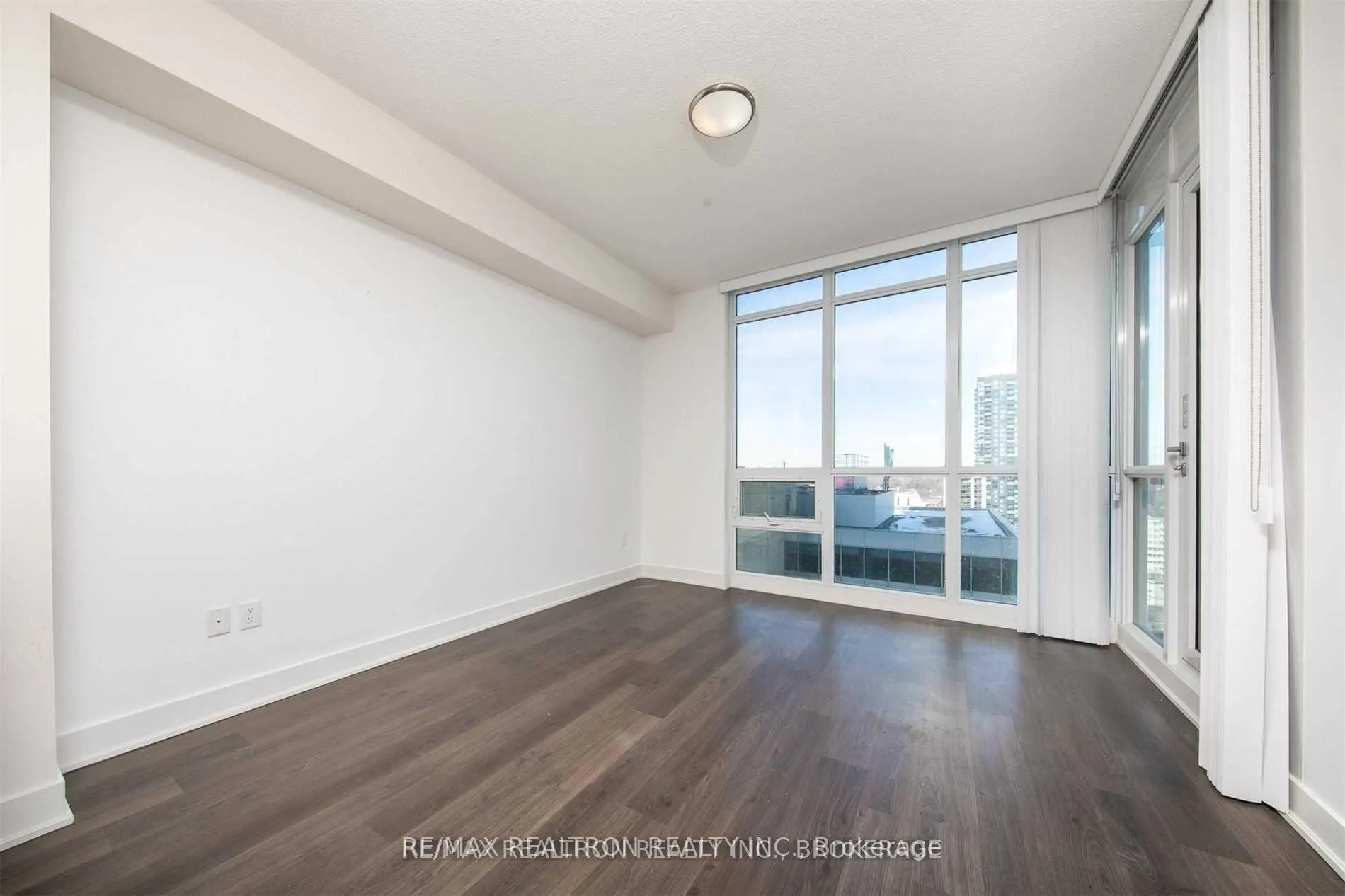 Photo 12 of Unit 1606, 30 Roehampton Avenue, Toronto, Mount Pleasant West — HOMEH