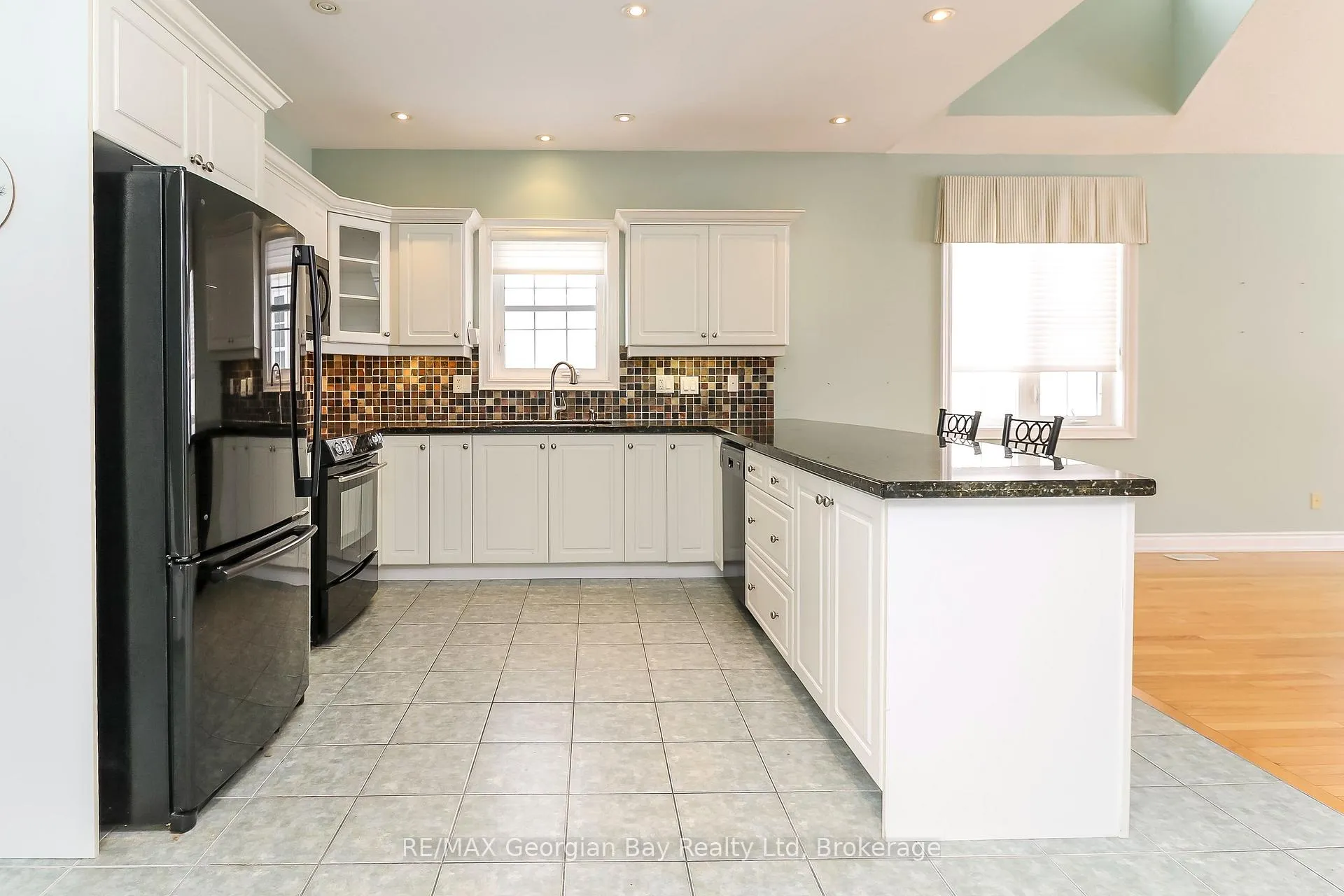 Photo 11 of 210 Wycliffe Cove, Tay, Victoria Harbour — HOMEH