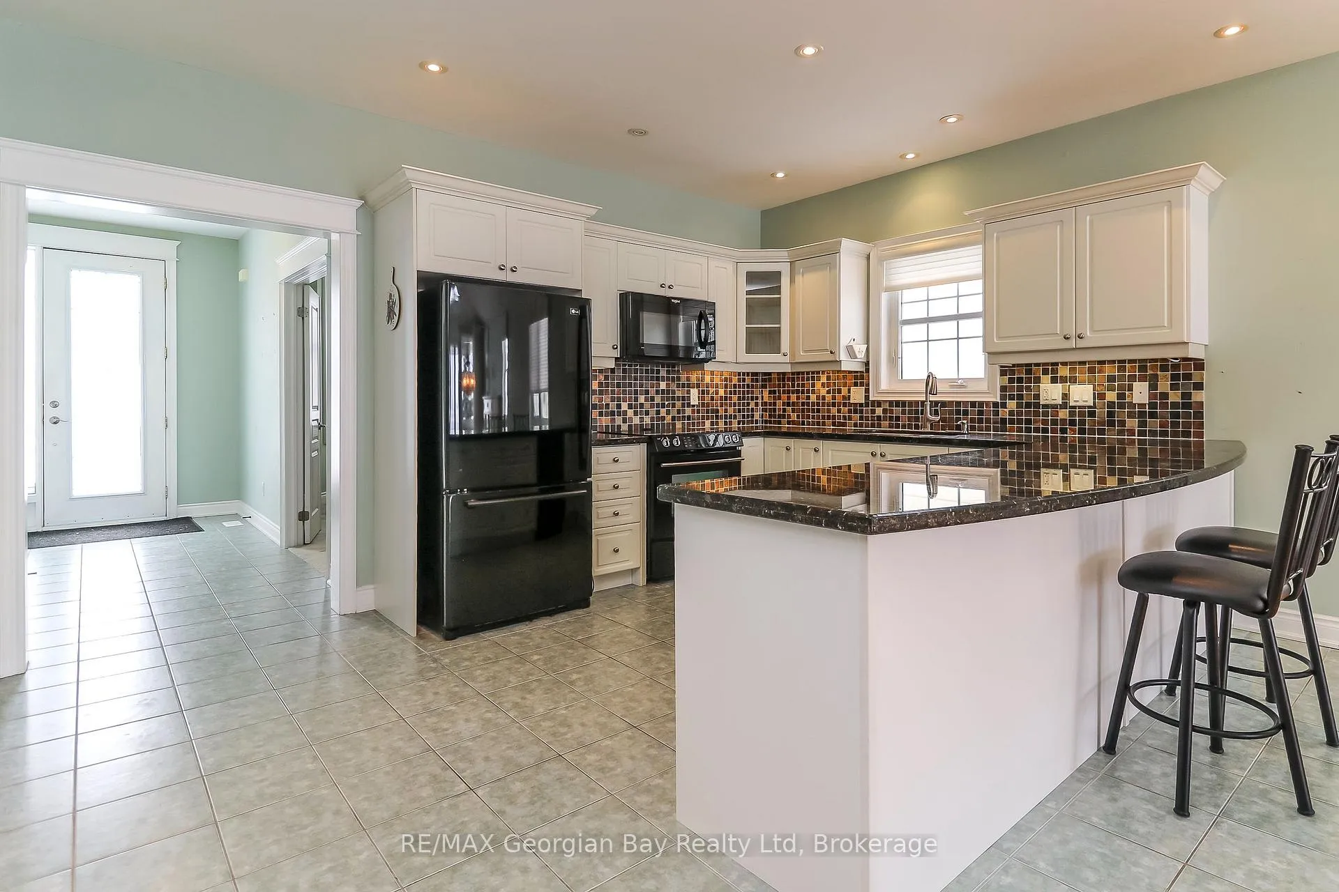 Photo 13 of 210 Wycliffe Cove, Tay, Victoria Harbour — HOMEH