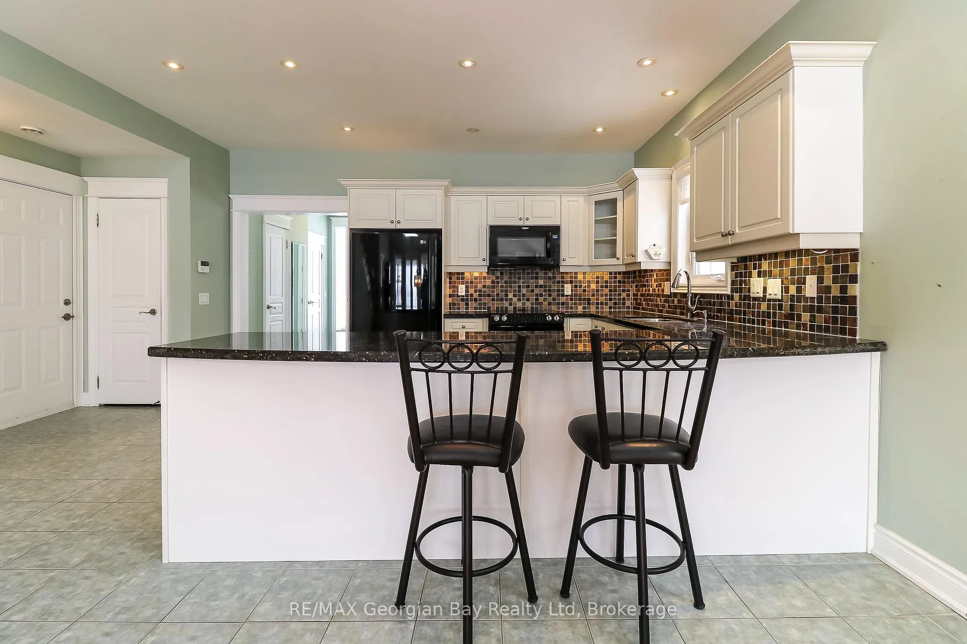 Photo 14 of 210 Wycliffe Cove, Tay, Victoria Harbour — HOMEH