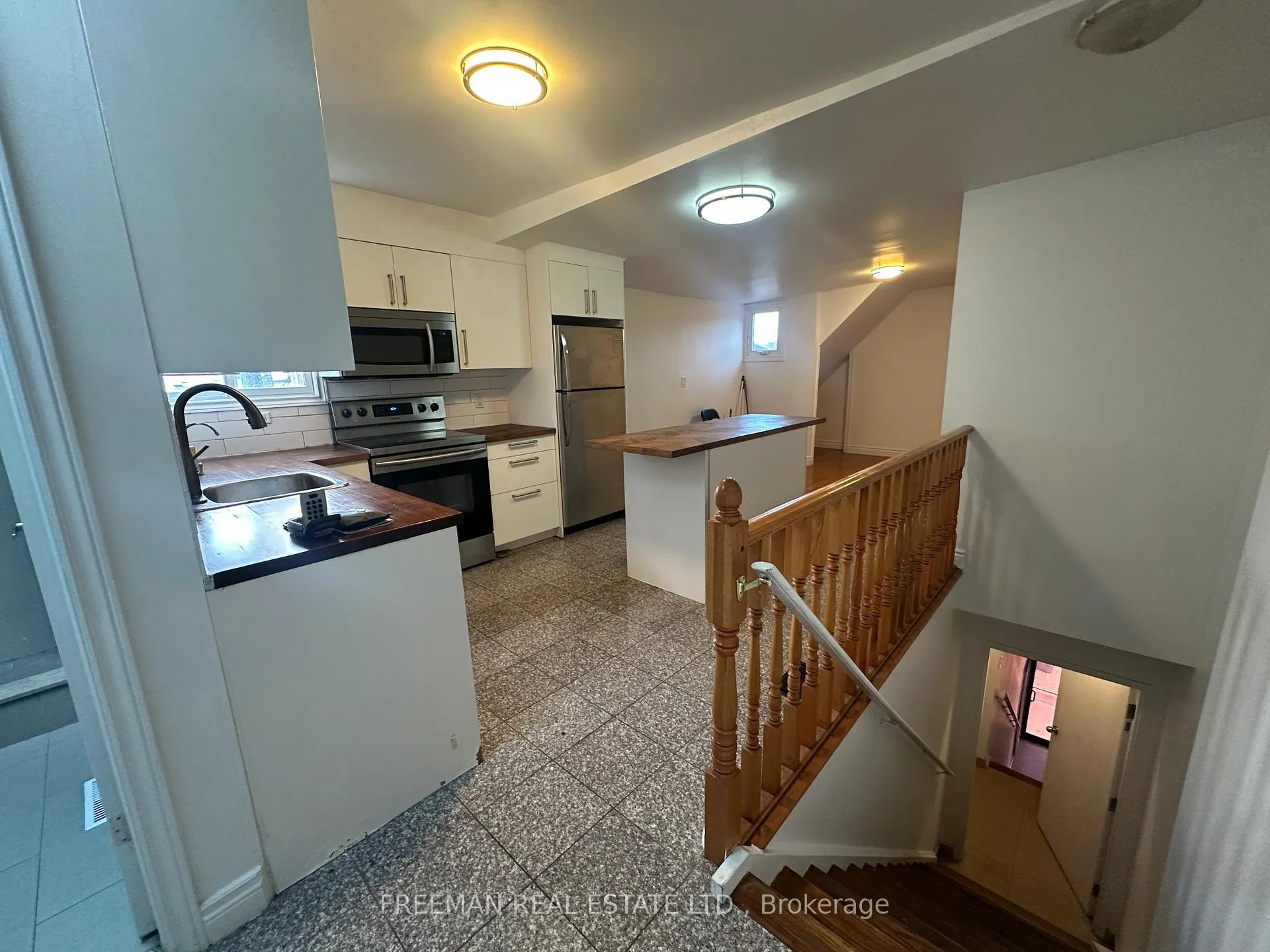 Photo 2 of Unit 3rd FL, 1022 Gerrard Street E, Toronto, South Riverdale — HOMEH