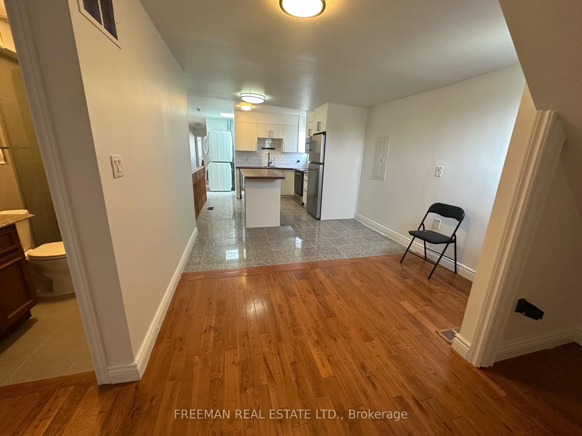 Photo 5 of Unit 3rd FL, 1022 Gerrard Street E, Toronto, South Riverdale — HOMEH